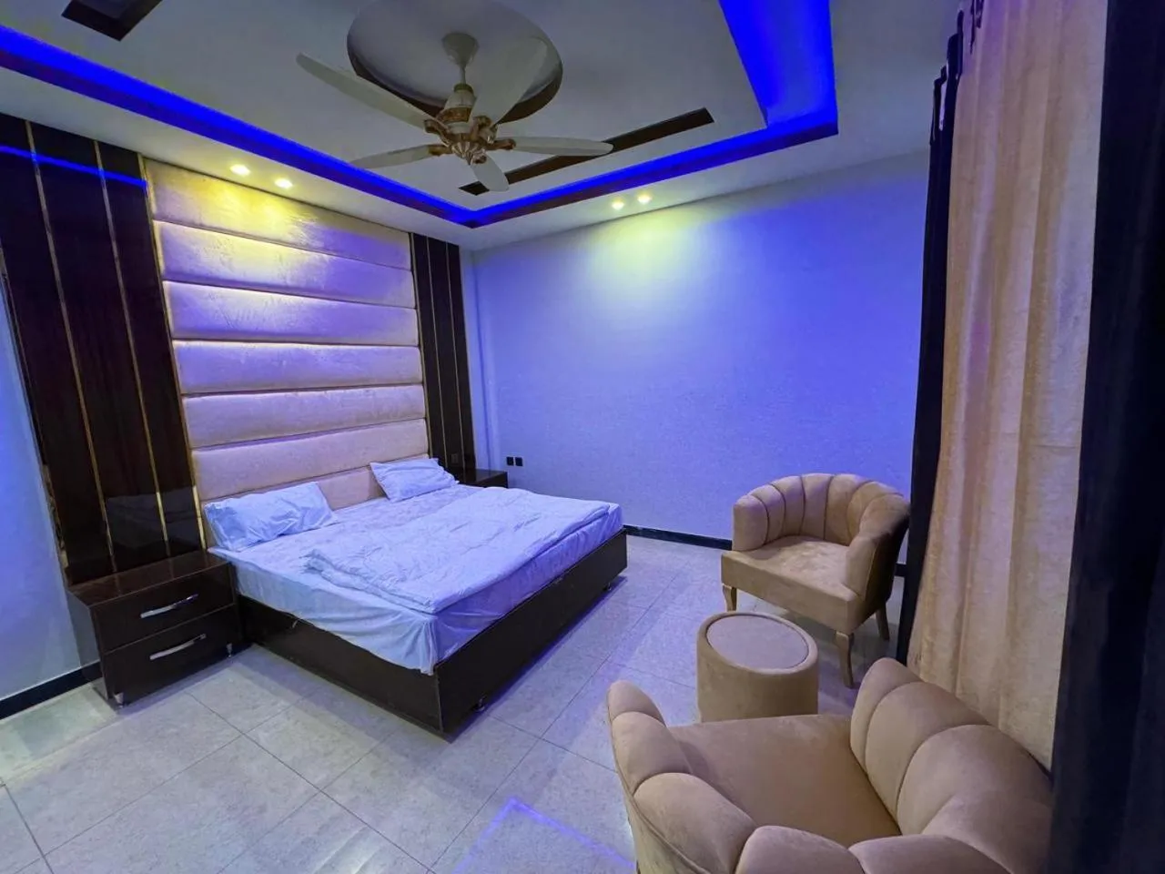 Bed in Royal Shangrila Balakot