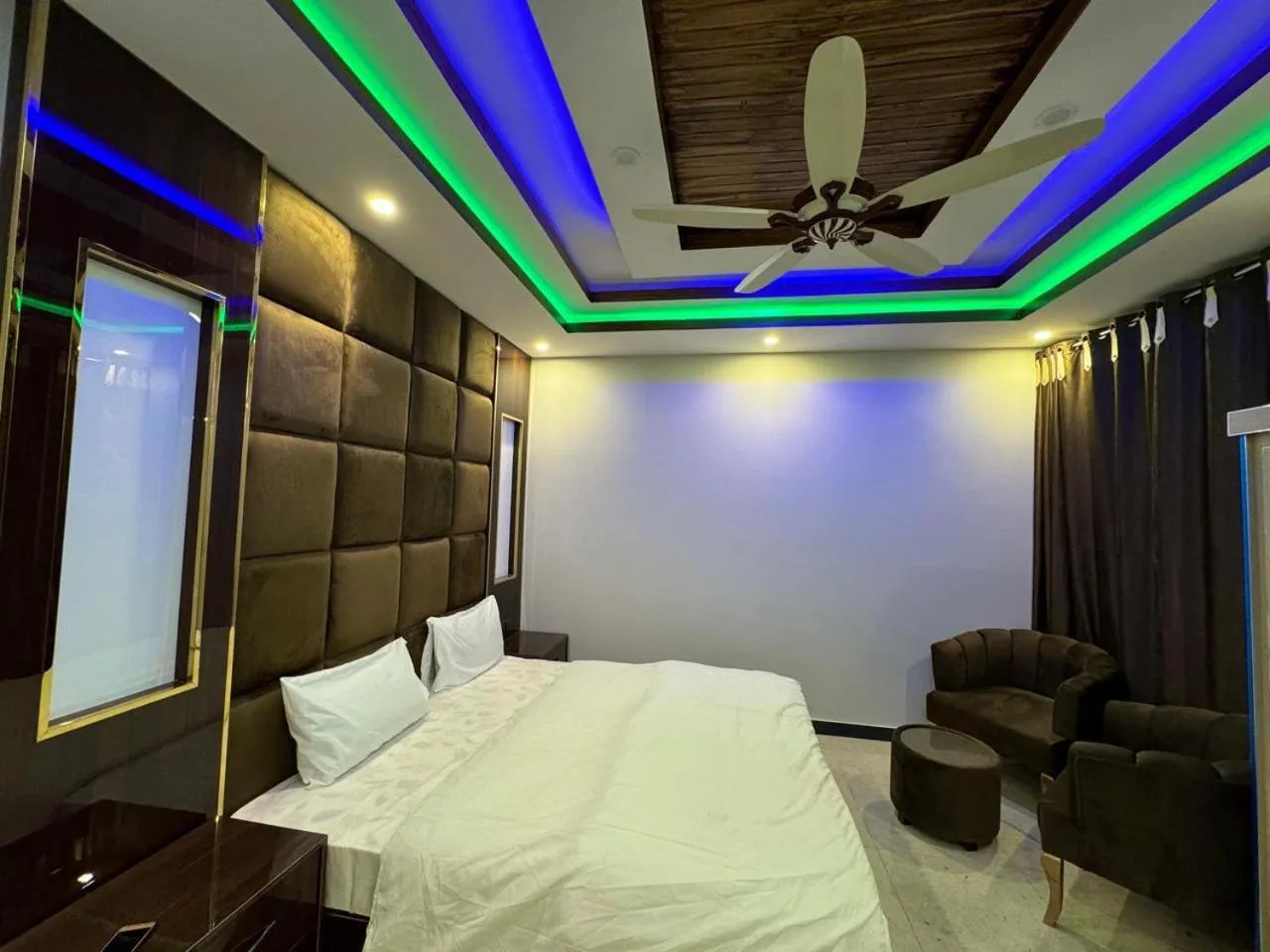 Bed in Royal Shangrila Balakot