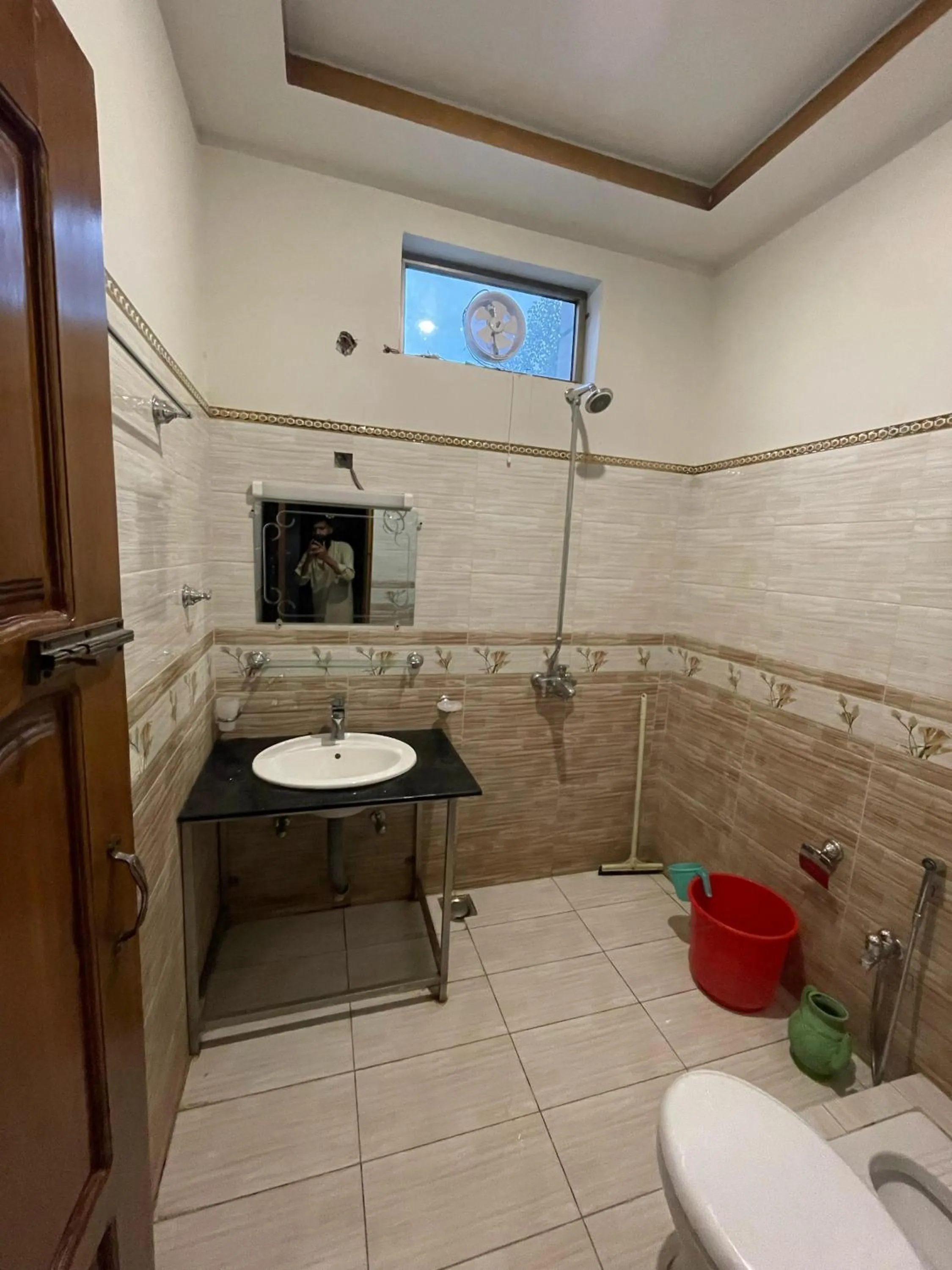 Shower in Royal Shangrila Balakot