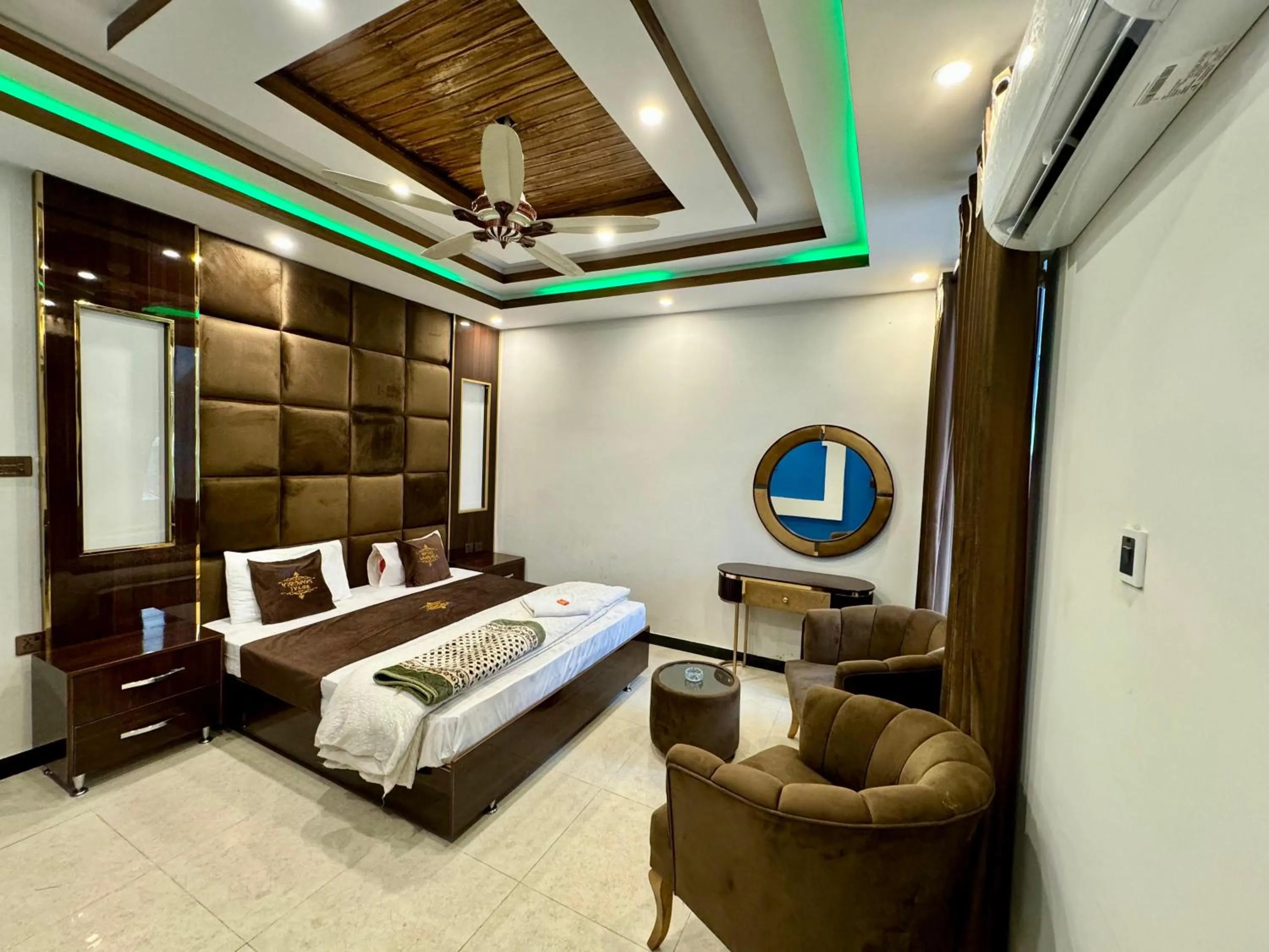 Bed in Royal Shangrila Balakot