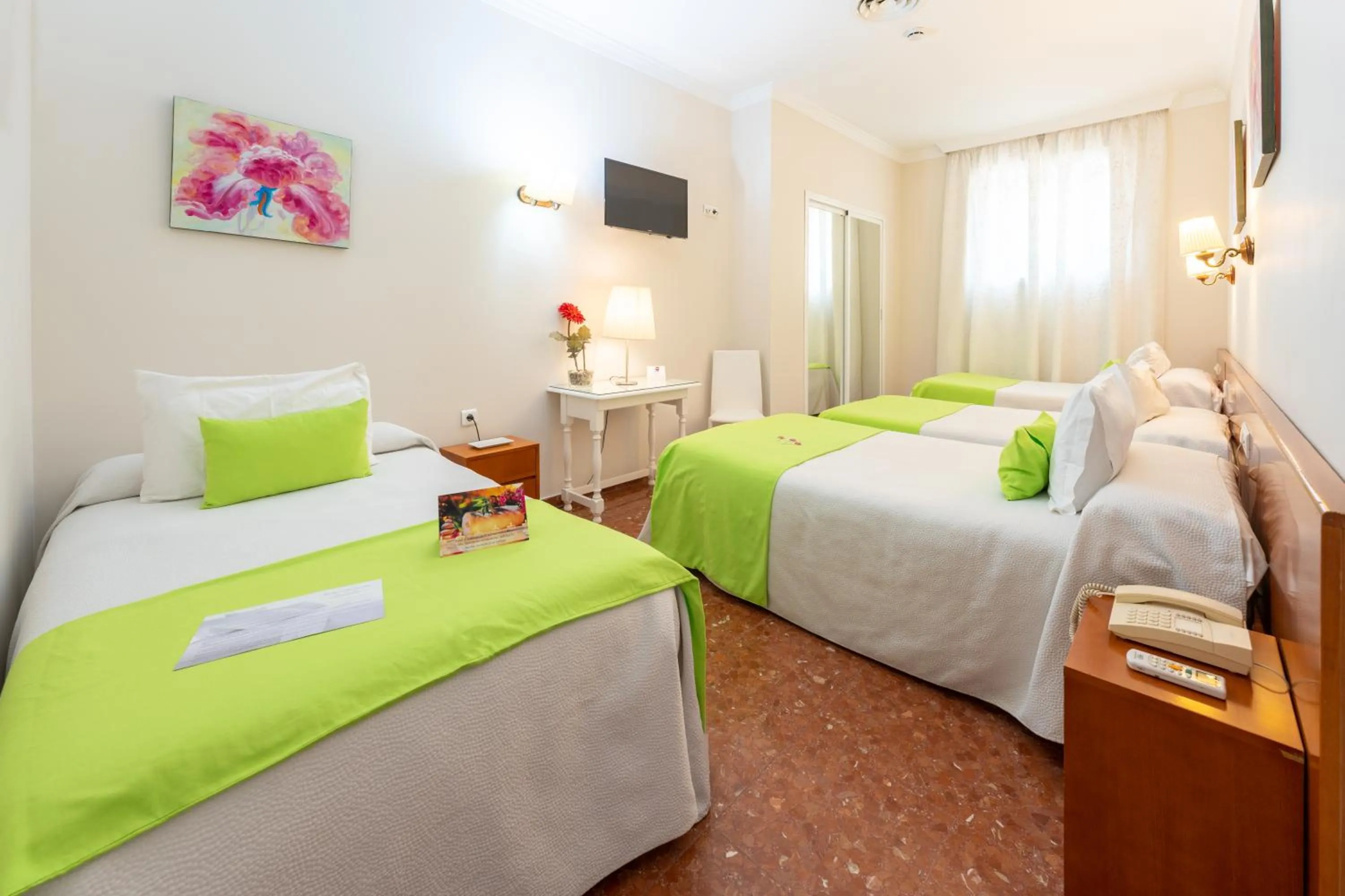 Quadruple Room in Hotel Romerito