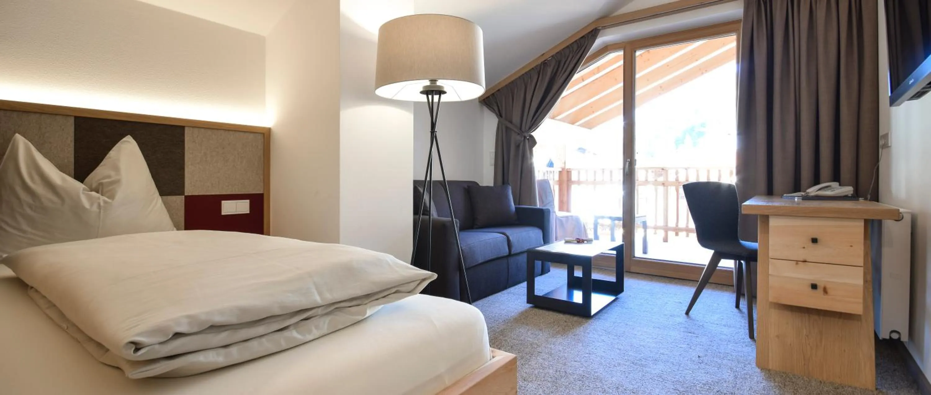 Photo of the whole room, Bed in Hotel Gasthof Höllriegl