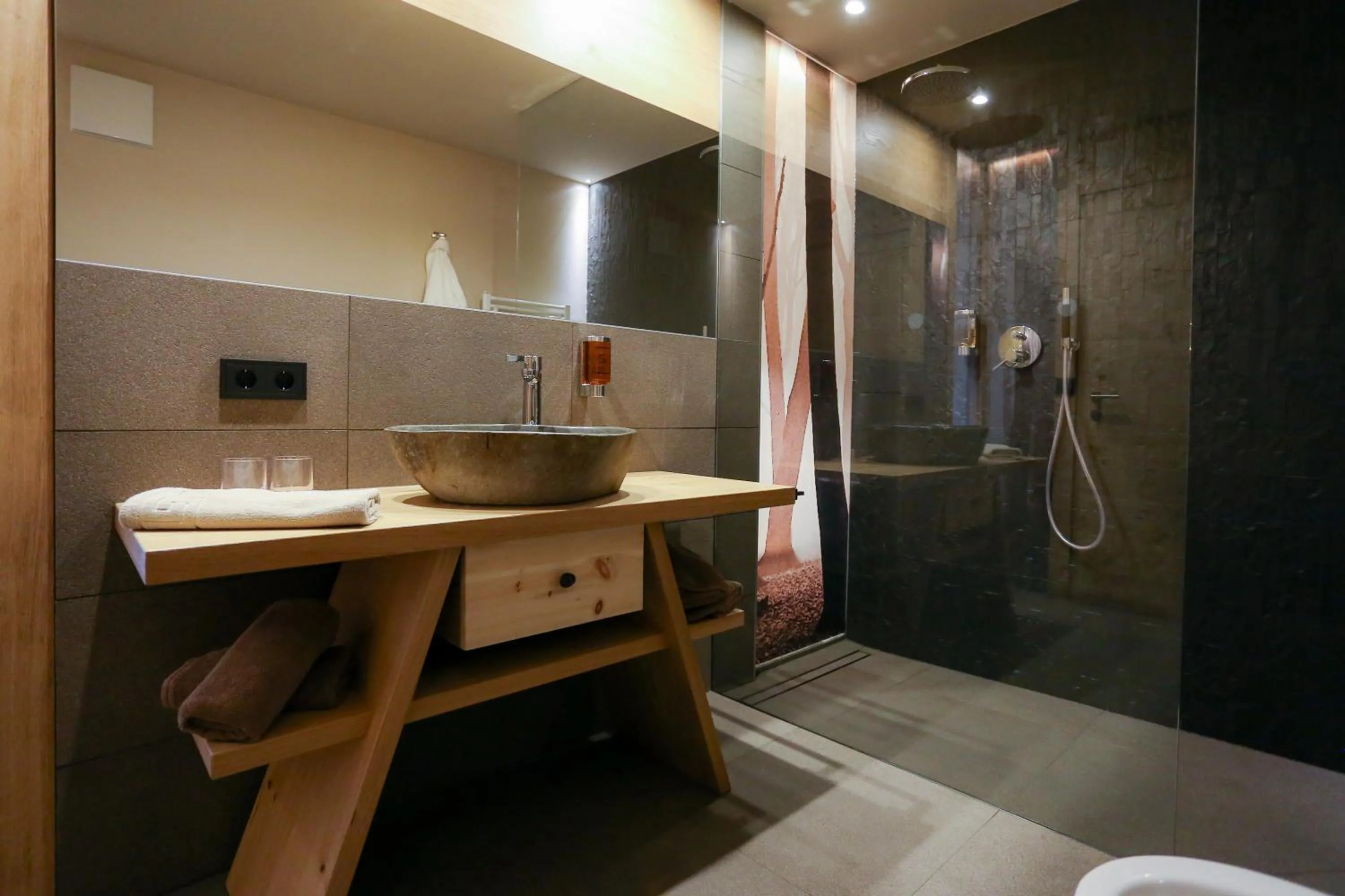 Bathroom in Hotel Gasthof Höllriegl