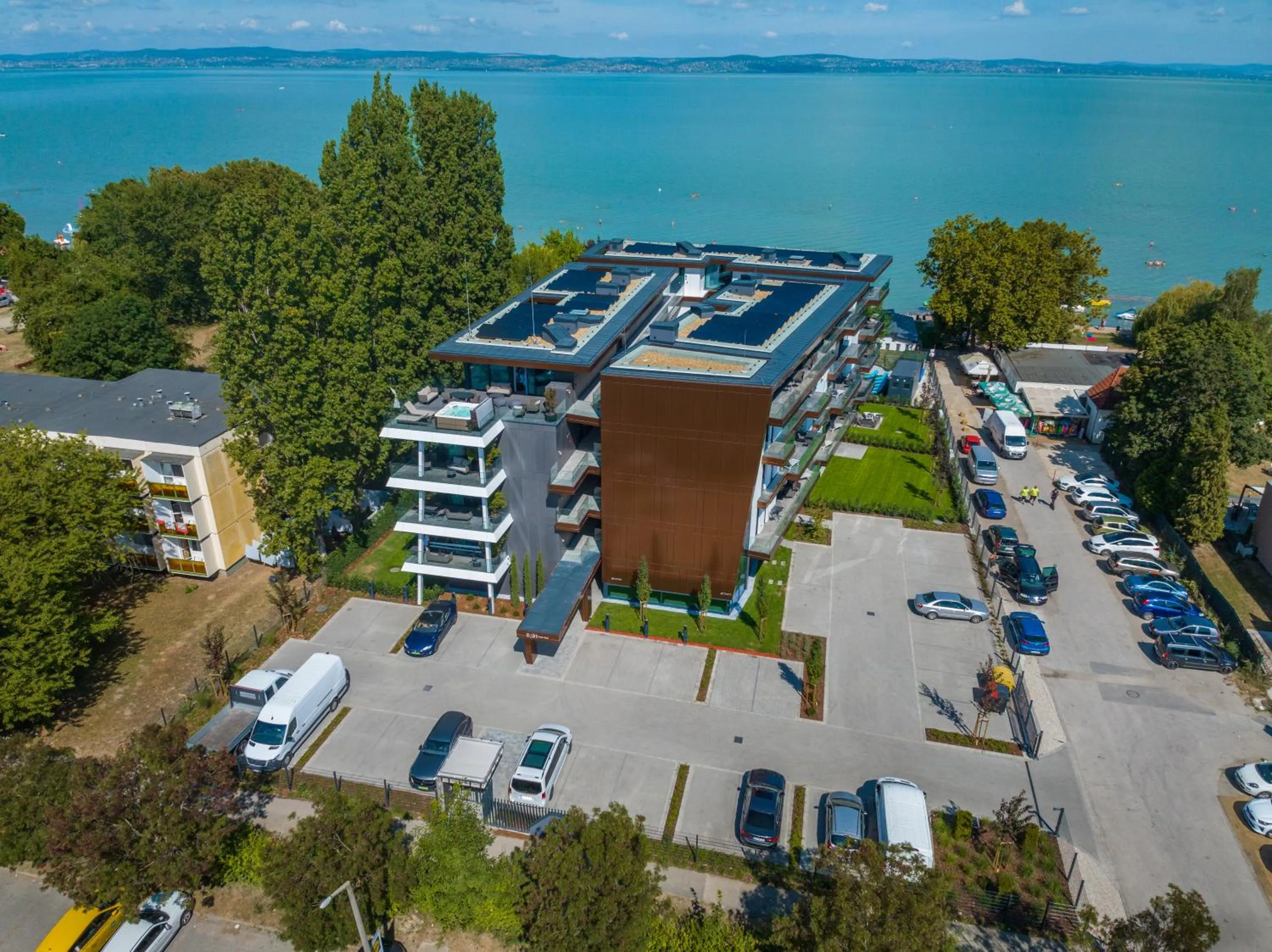 Property building in BJ81 Suite Hotel