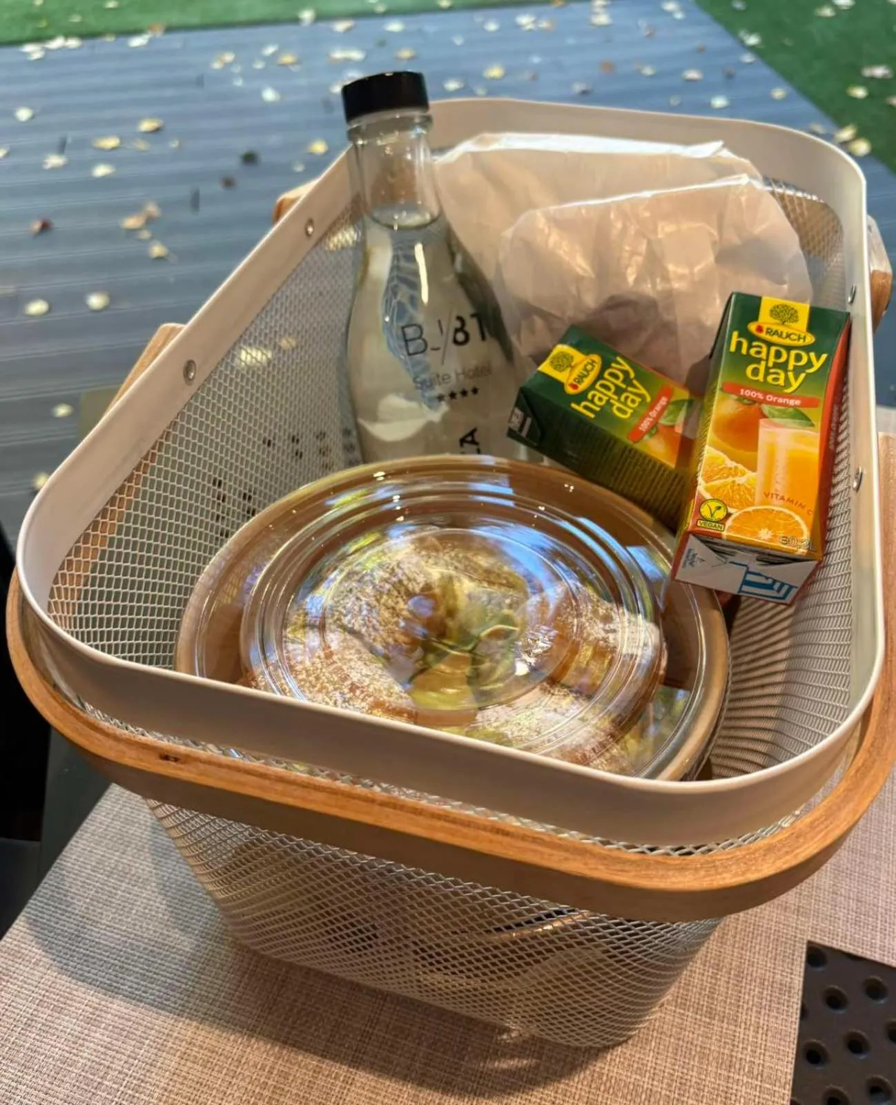 Breakfast in BJ81 Suite Hotel