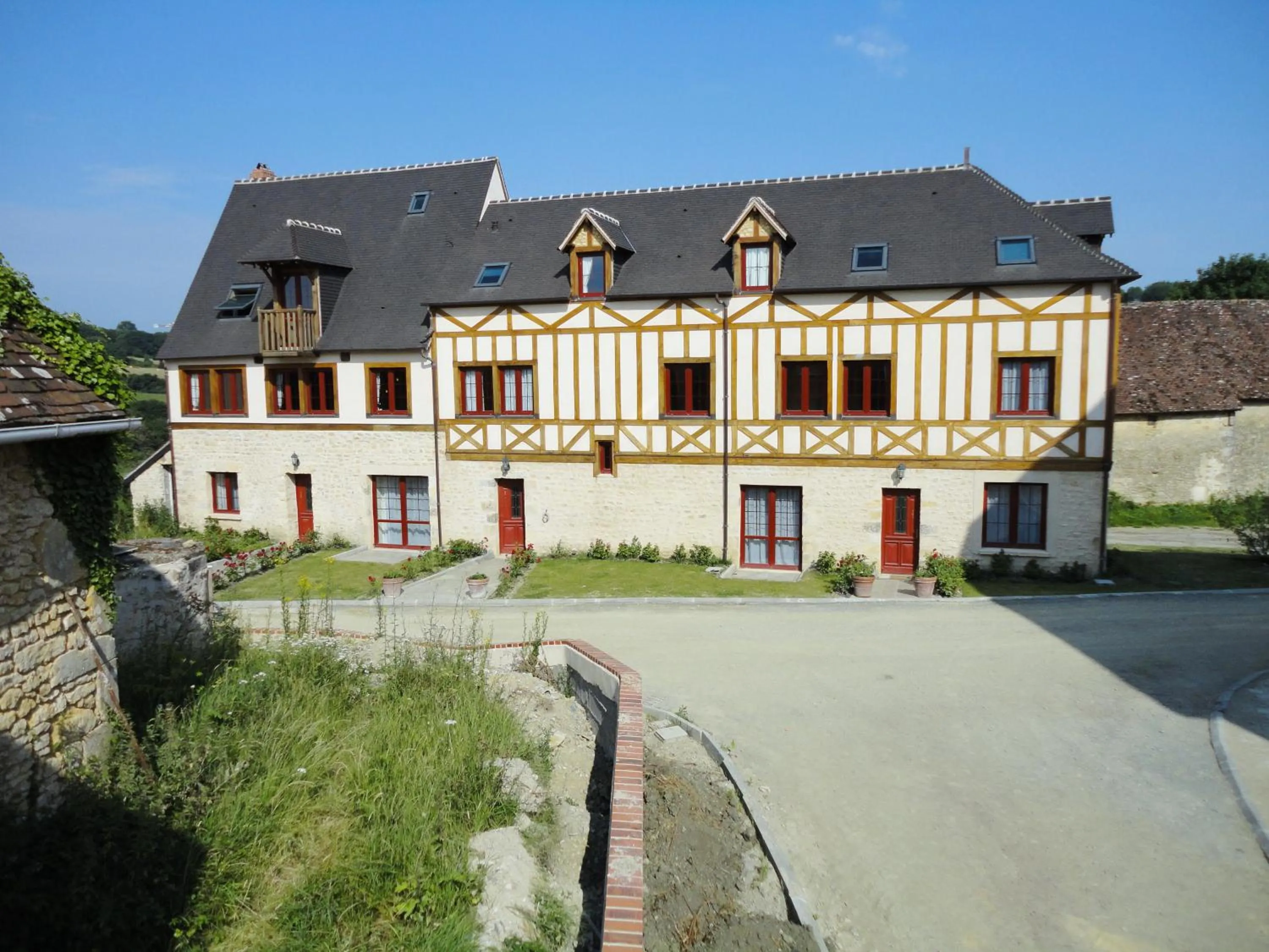 Facade/entrance in Le Haut-Val Résidences