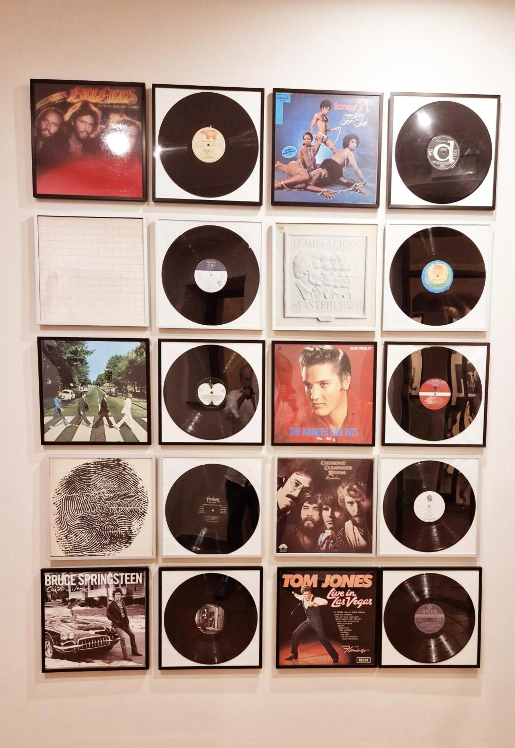 Decorative detail in Art & Jazz Hotel