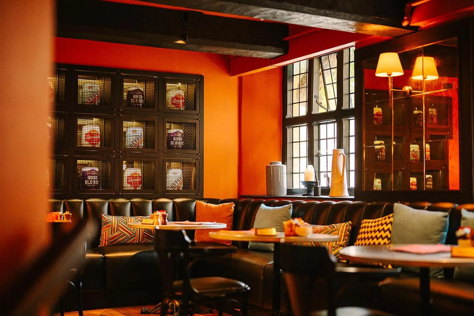 Restaurant/places to eat in The Lygon Arms - an Iconic Luxury Hotel