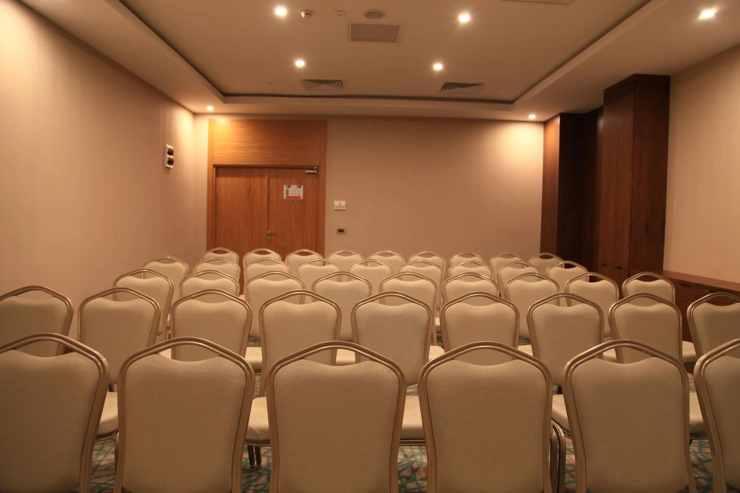 Business facilities in Liv City Hotels