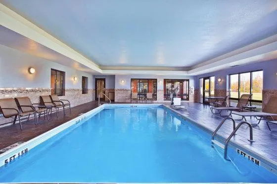 Holiday Inn Express & Suites Springfield by IHG