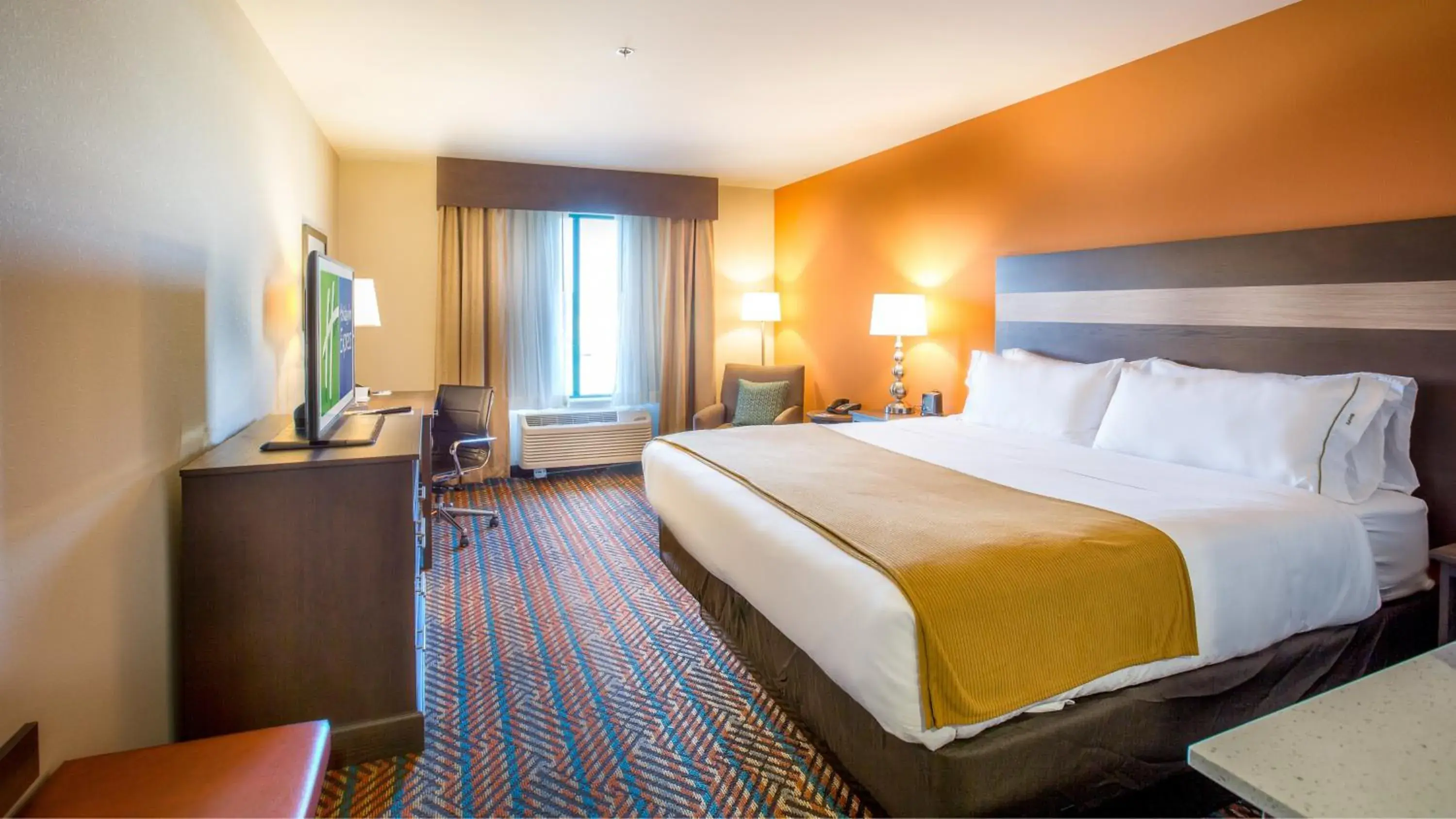 Standard Room in Holiday Inn Express Wichita South by IHG Standard Room in Holiday Inn Express Wichita South by IHG