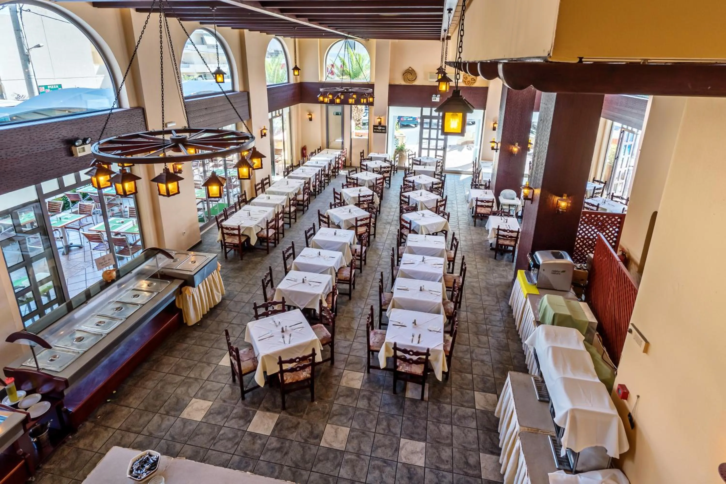 Restaurant/places to eat in Lefkoniko Beach & Bay