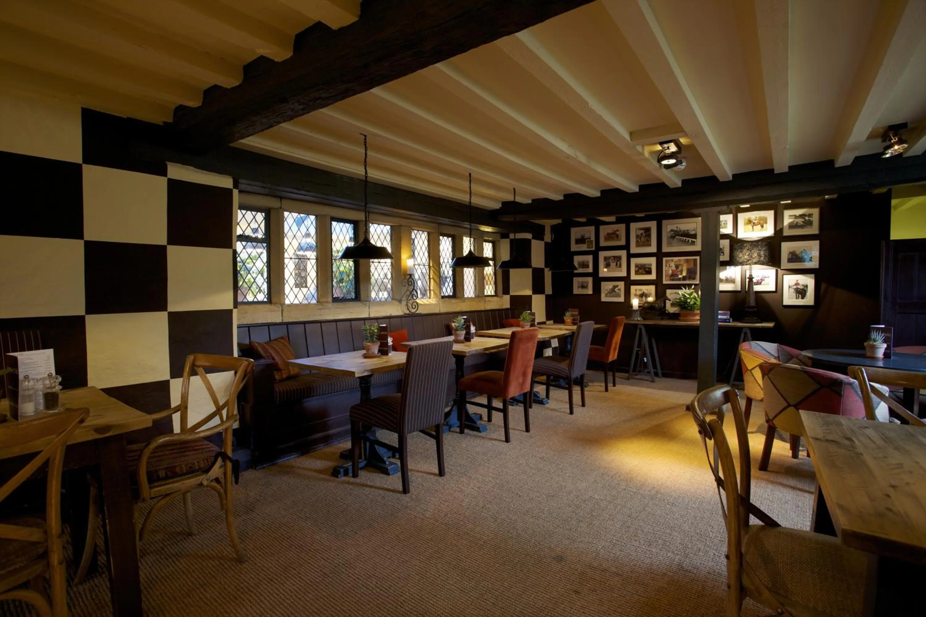 Lounge or bar in The Broadway Hotel