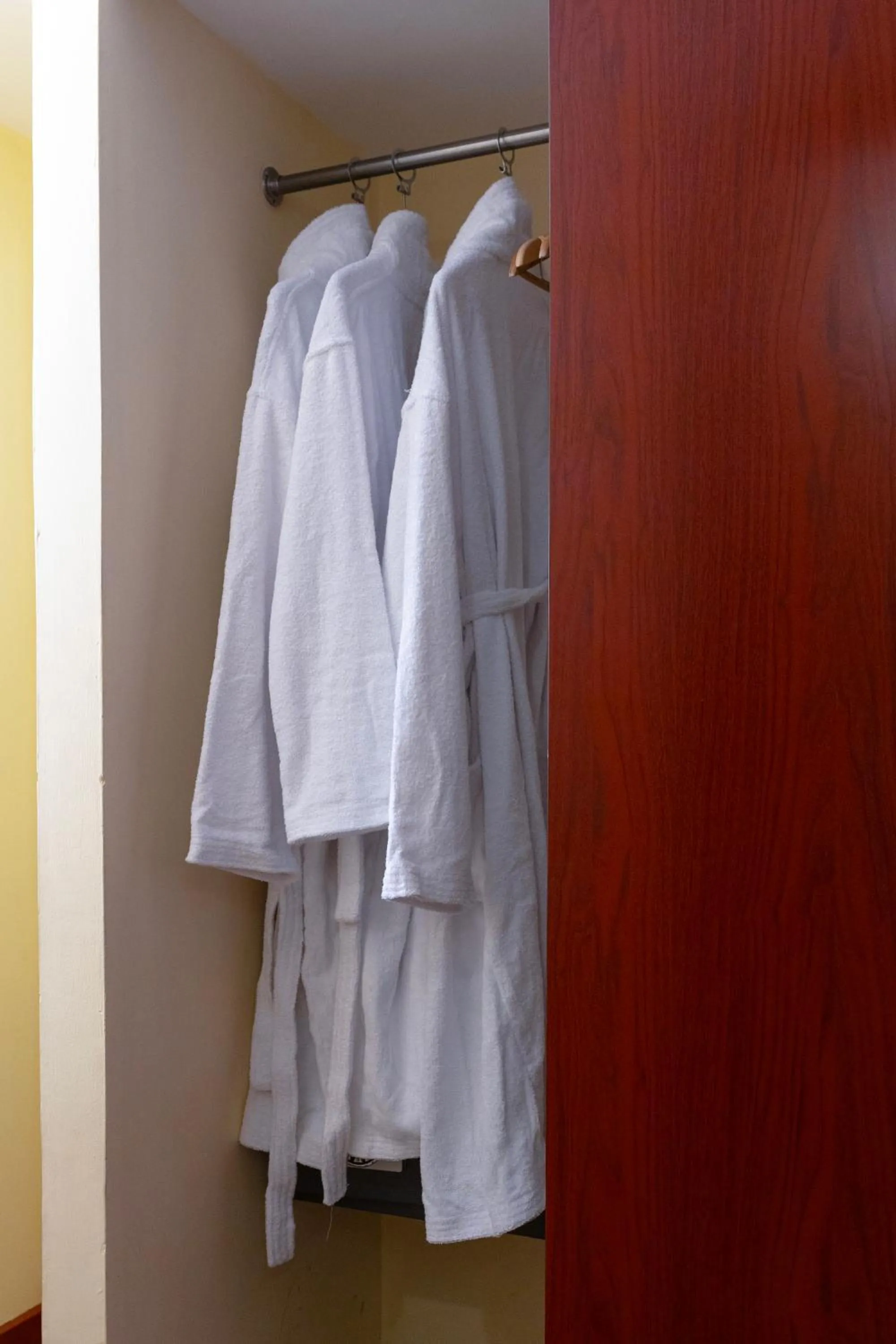 wardrobe in Dreamliner Hotel