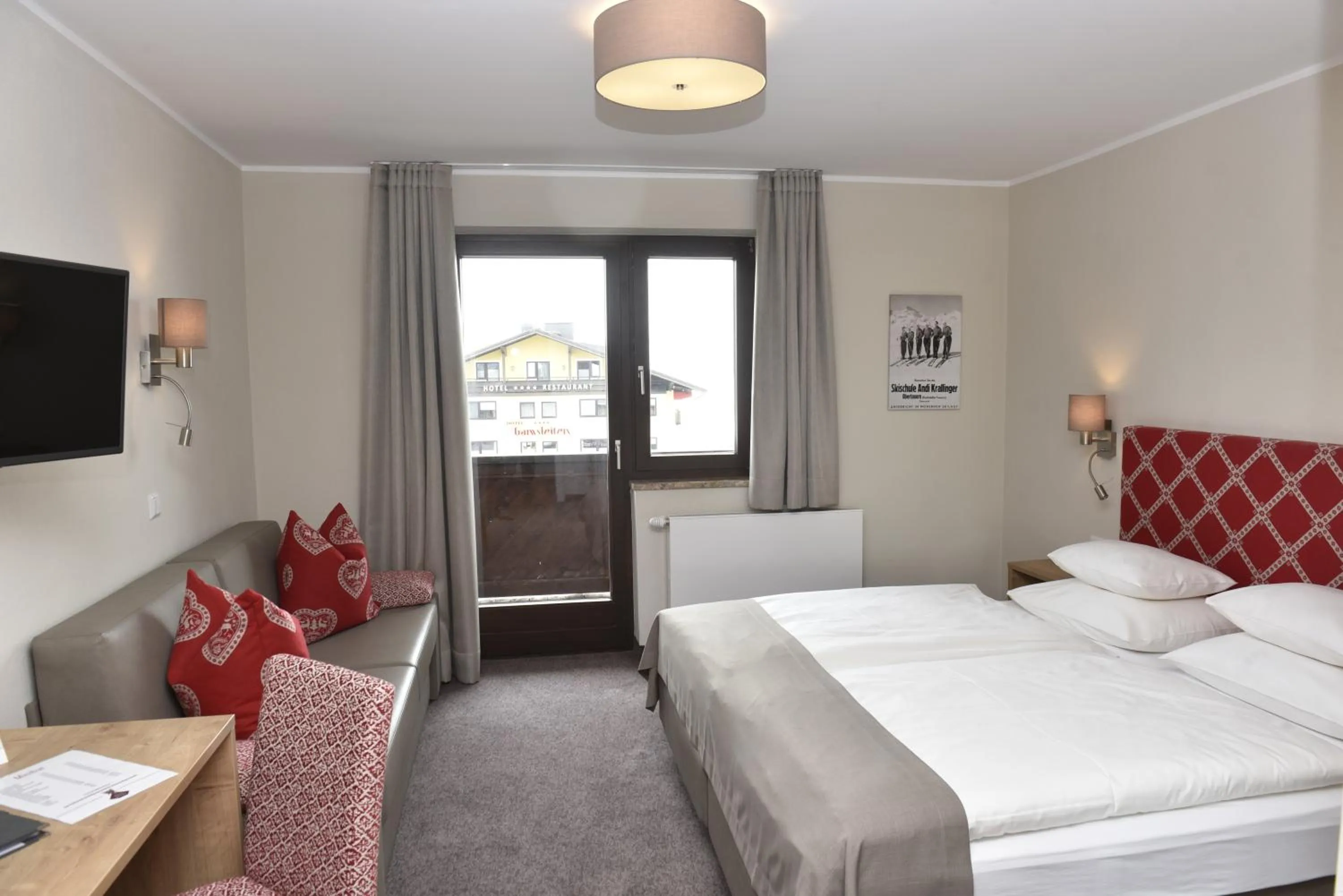 Photo of the whole room, Bed in Hotel-Skischule Krallinger