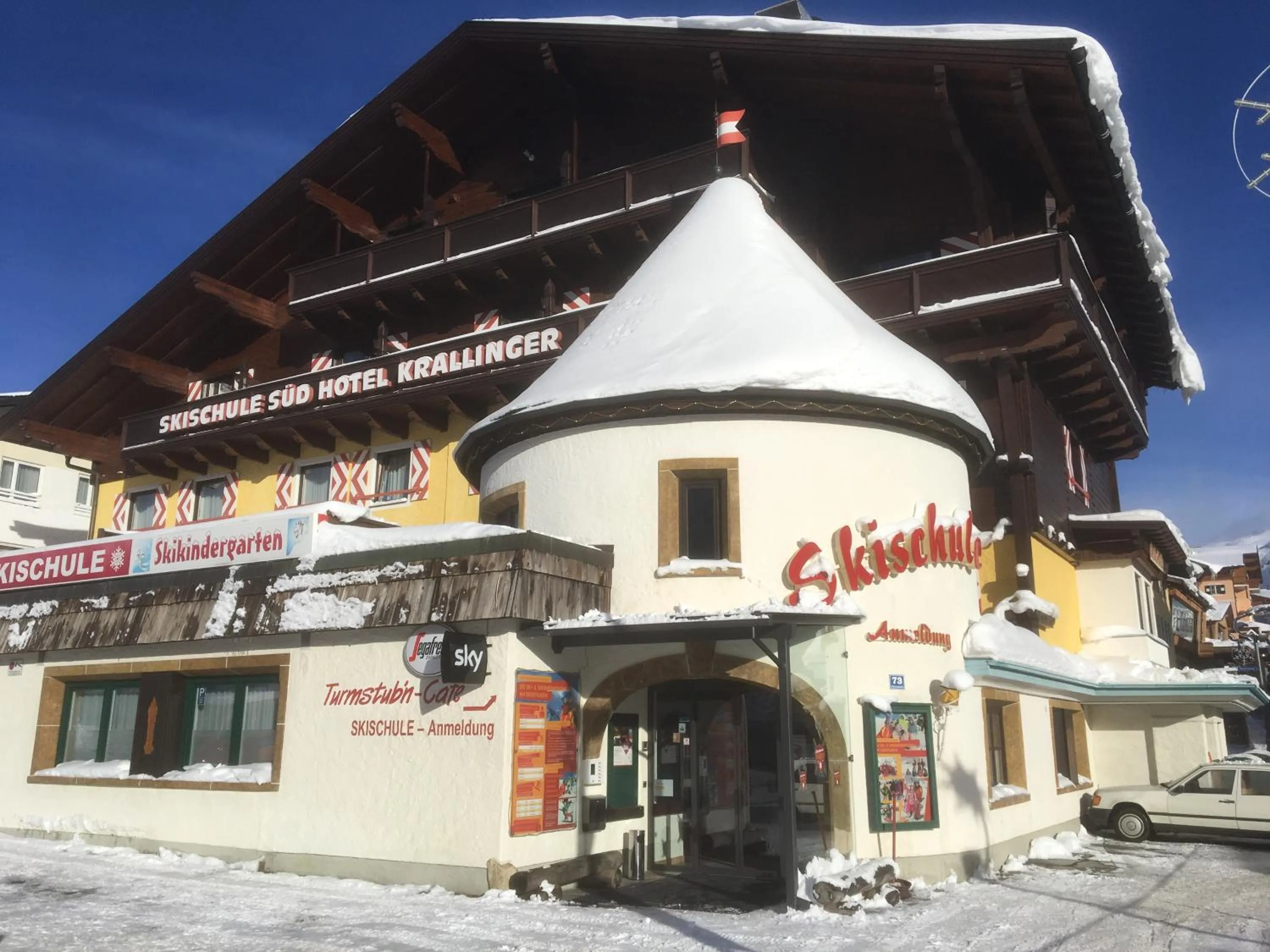 Facade/entrance in Hotel-Skischule Krallinger