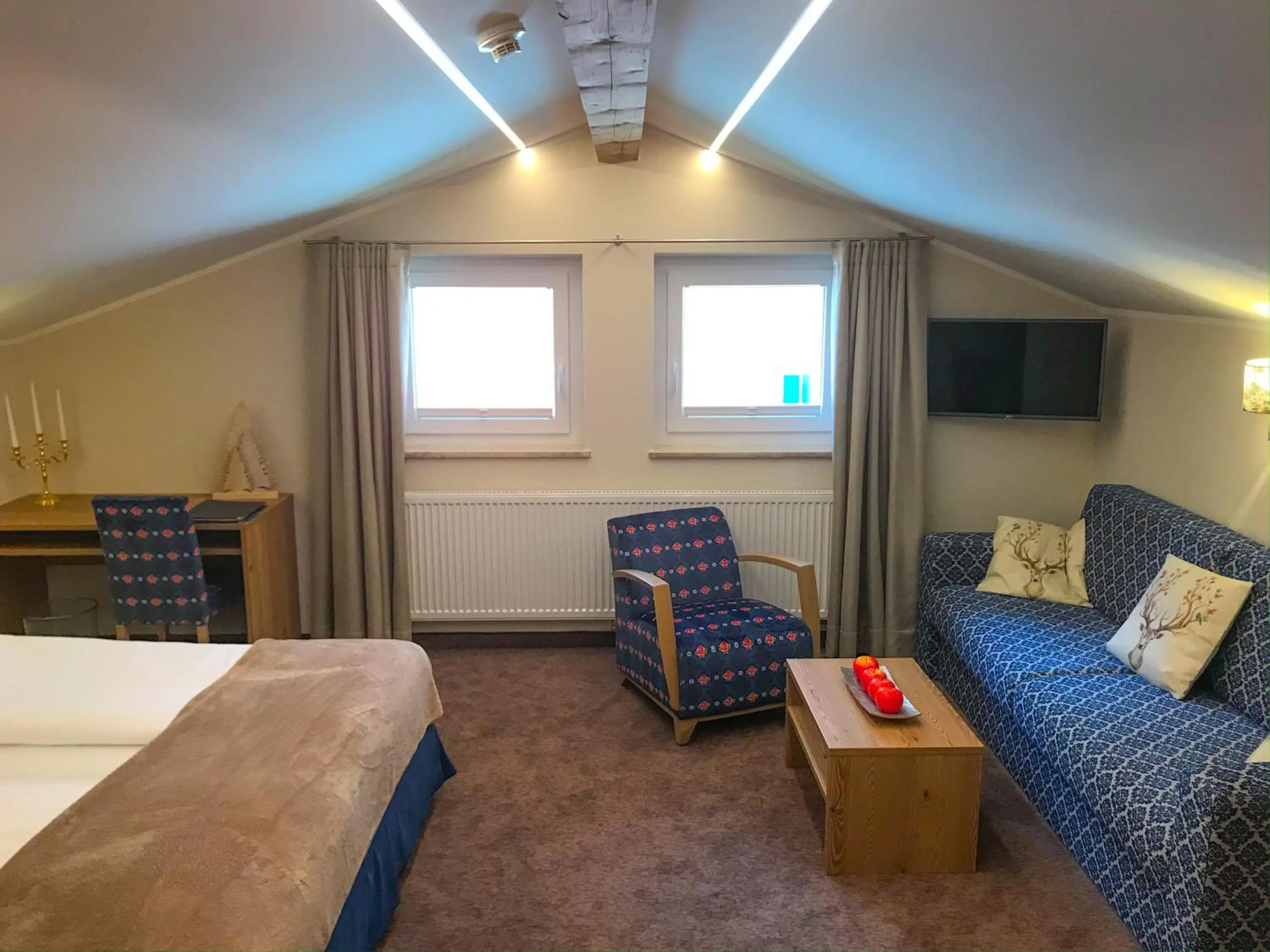 Living room, Bed in Andi's Skihotel