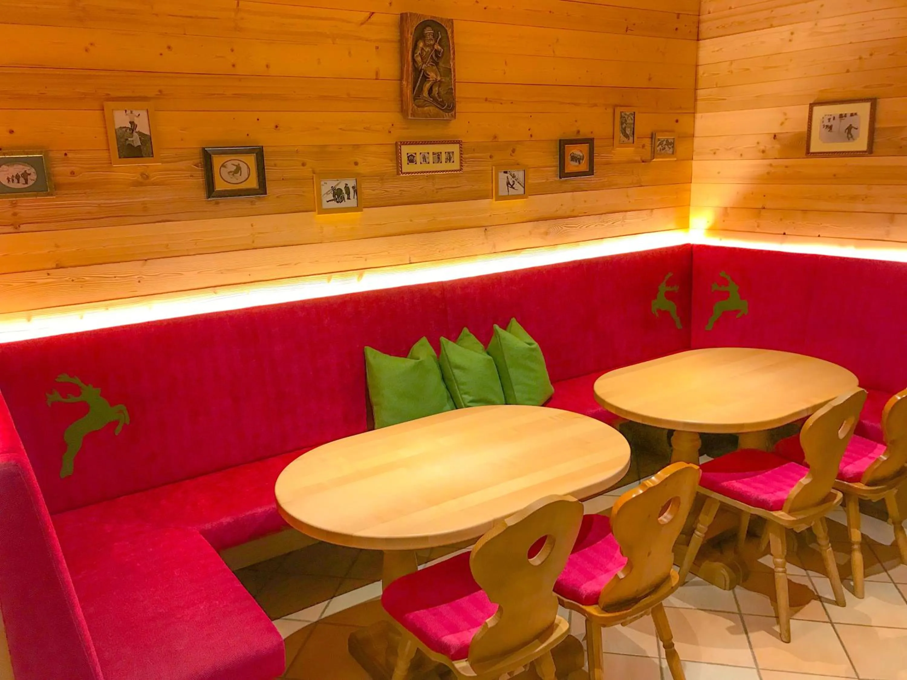 Lounge or bar in Andi's Skihotel