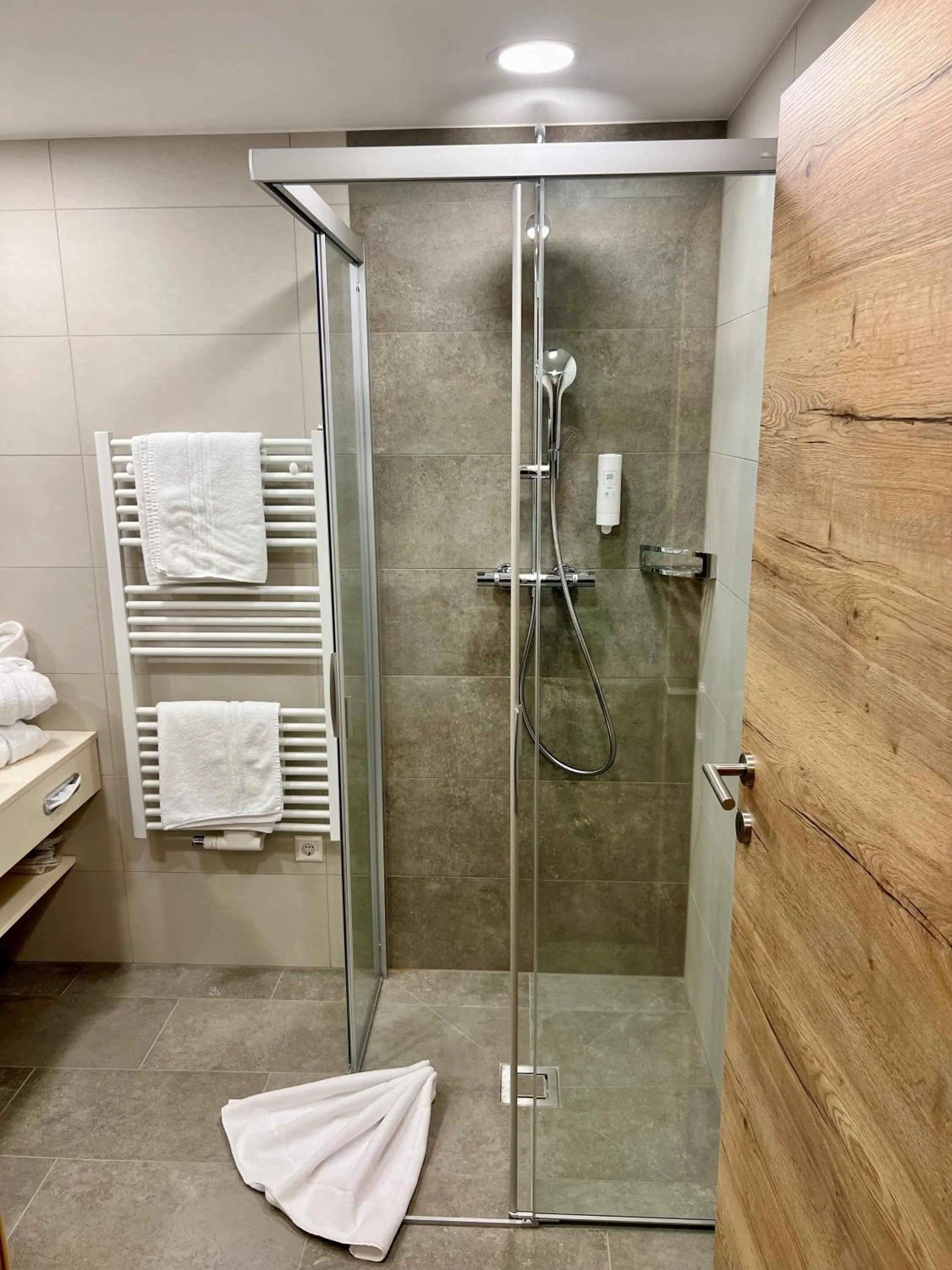 Bathroom in Andi's Skihotel