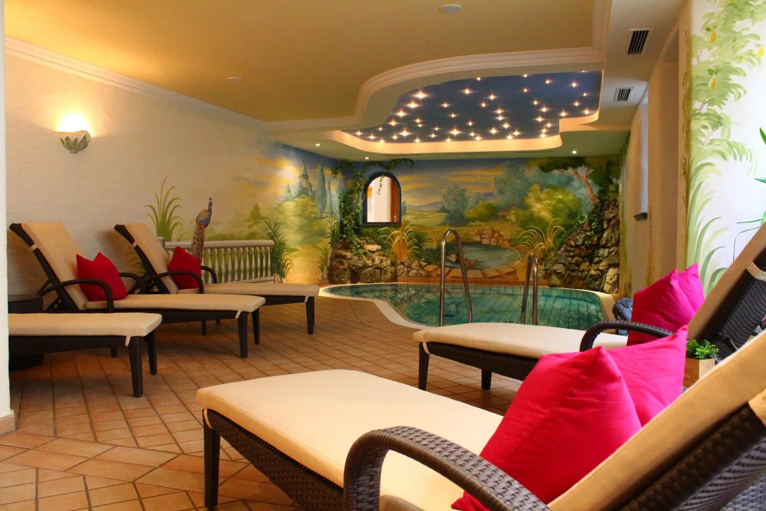 Swimming pool in Andi's Skihotel