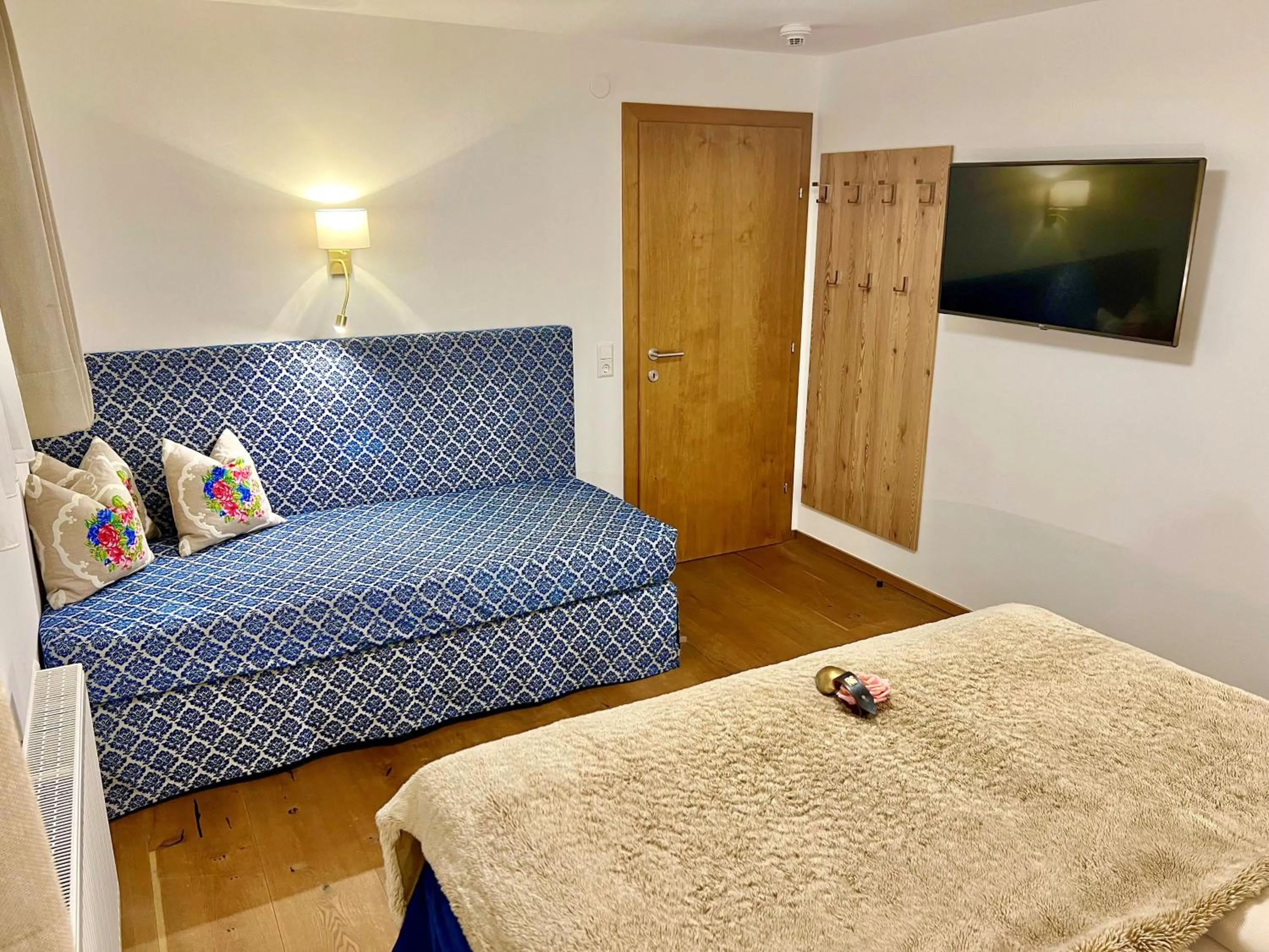 Bedroom, Bed in Andi's Skihotel