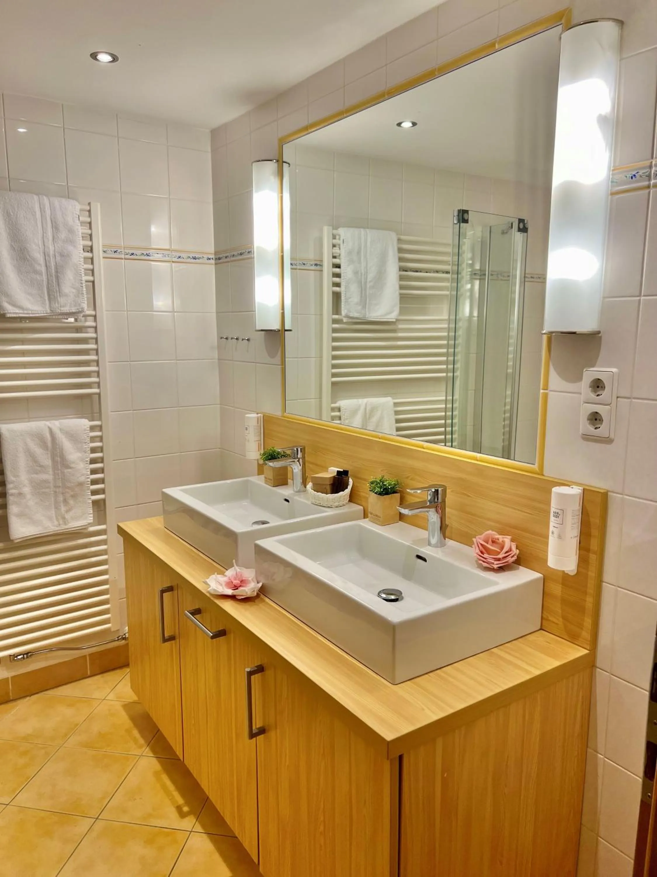 Bathroom in Andi's Skihotel