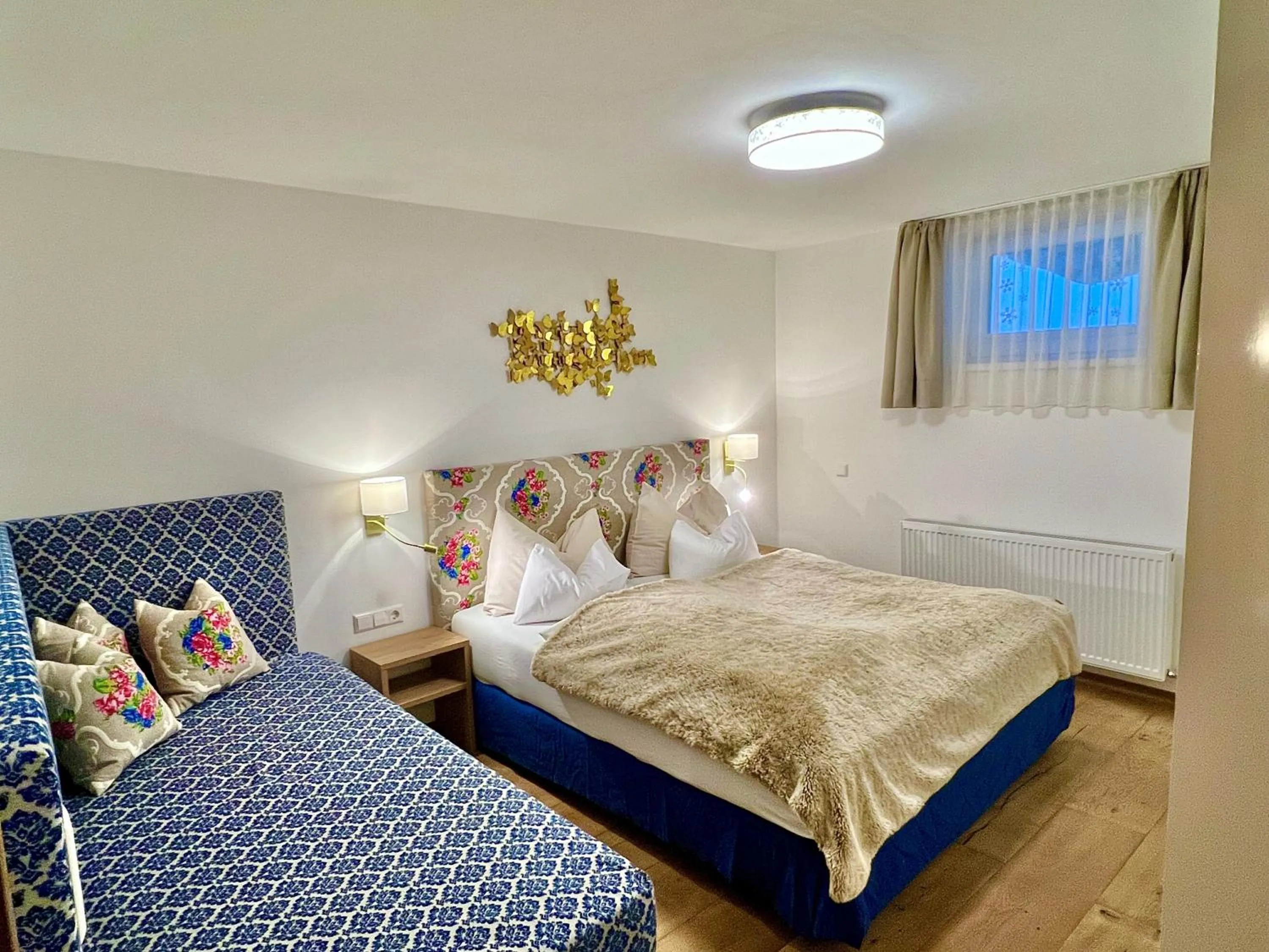 Bedroom, Bed in Andi's Skihotel