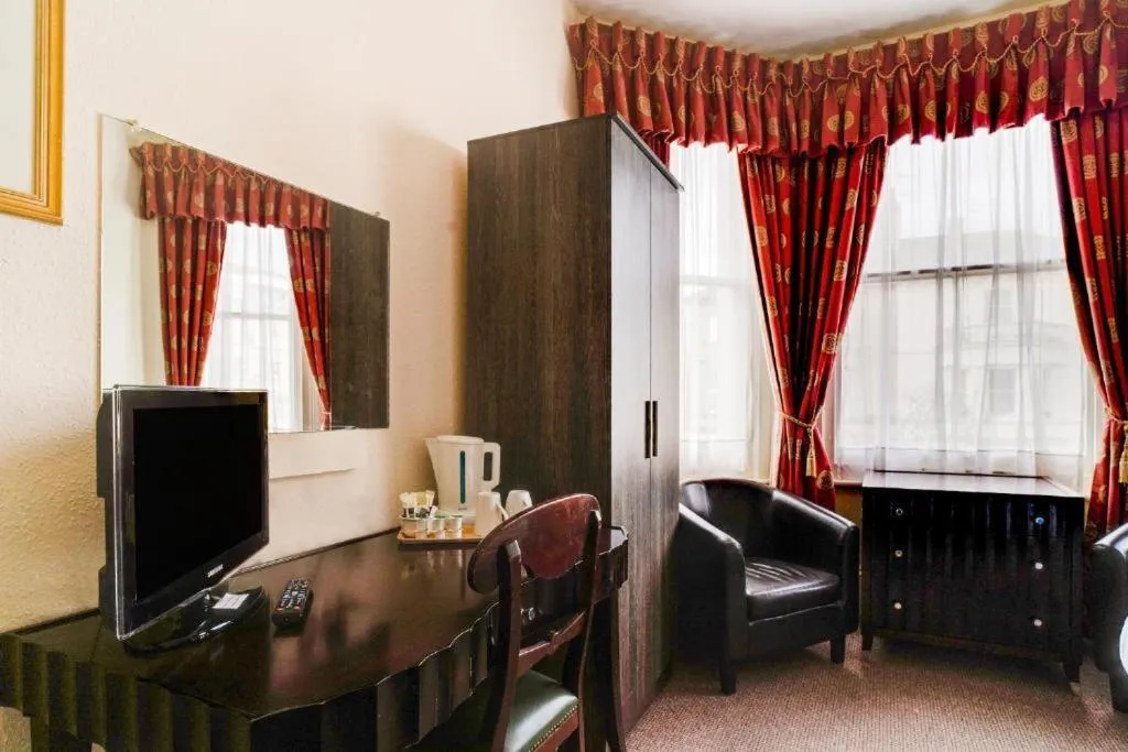 Bedroom in Sea Shell Hotel