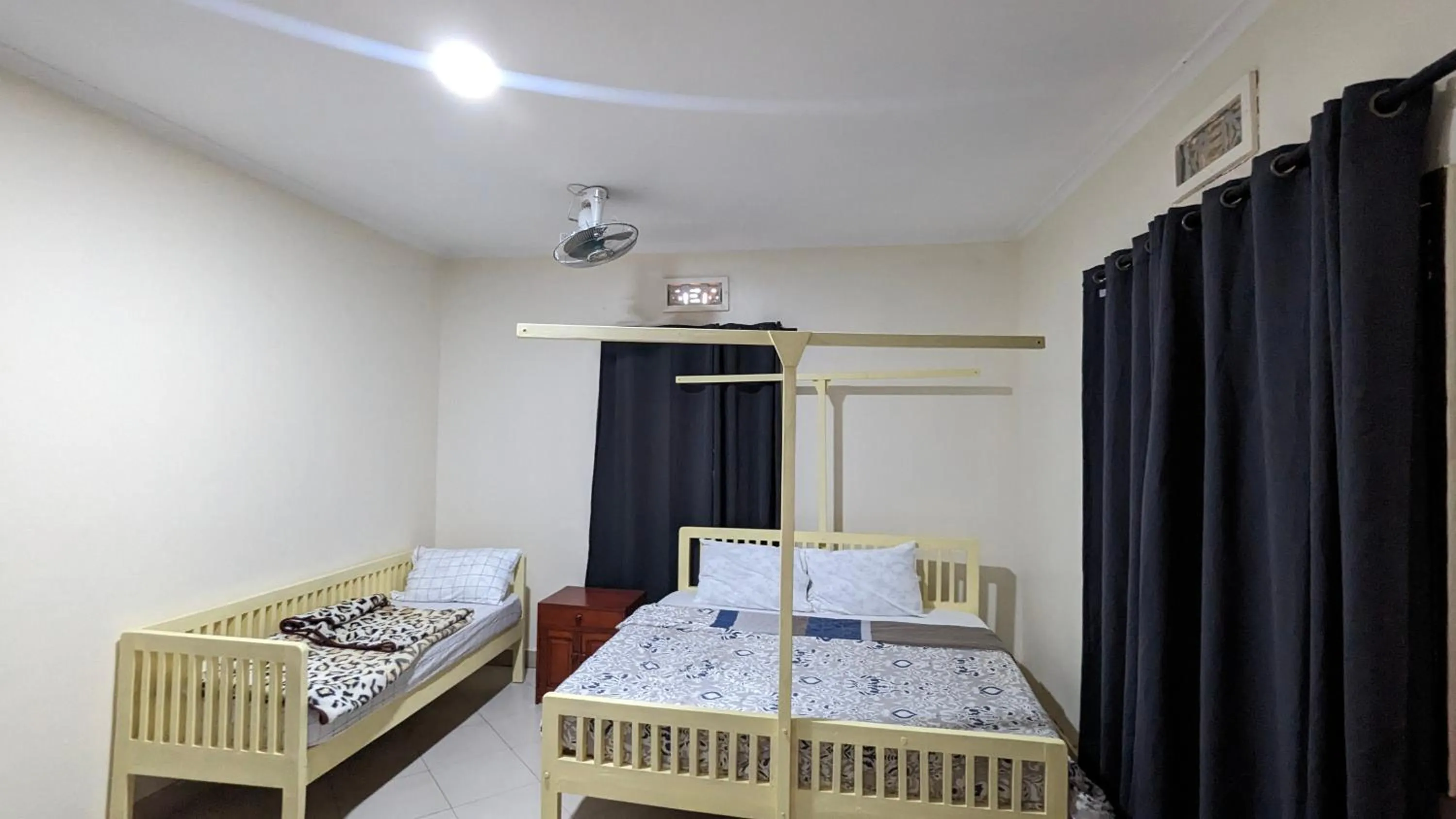 Dining area in JACARANDA HOMESTAY