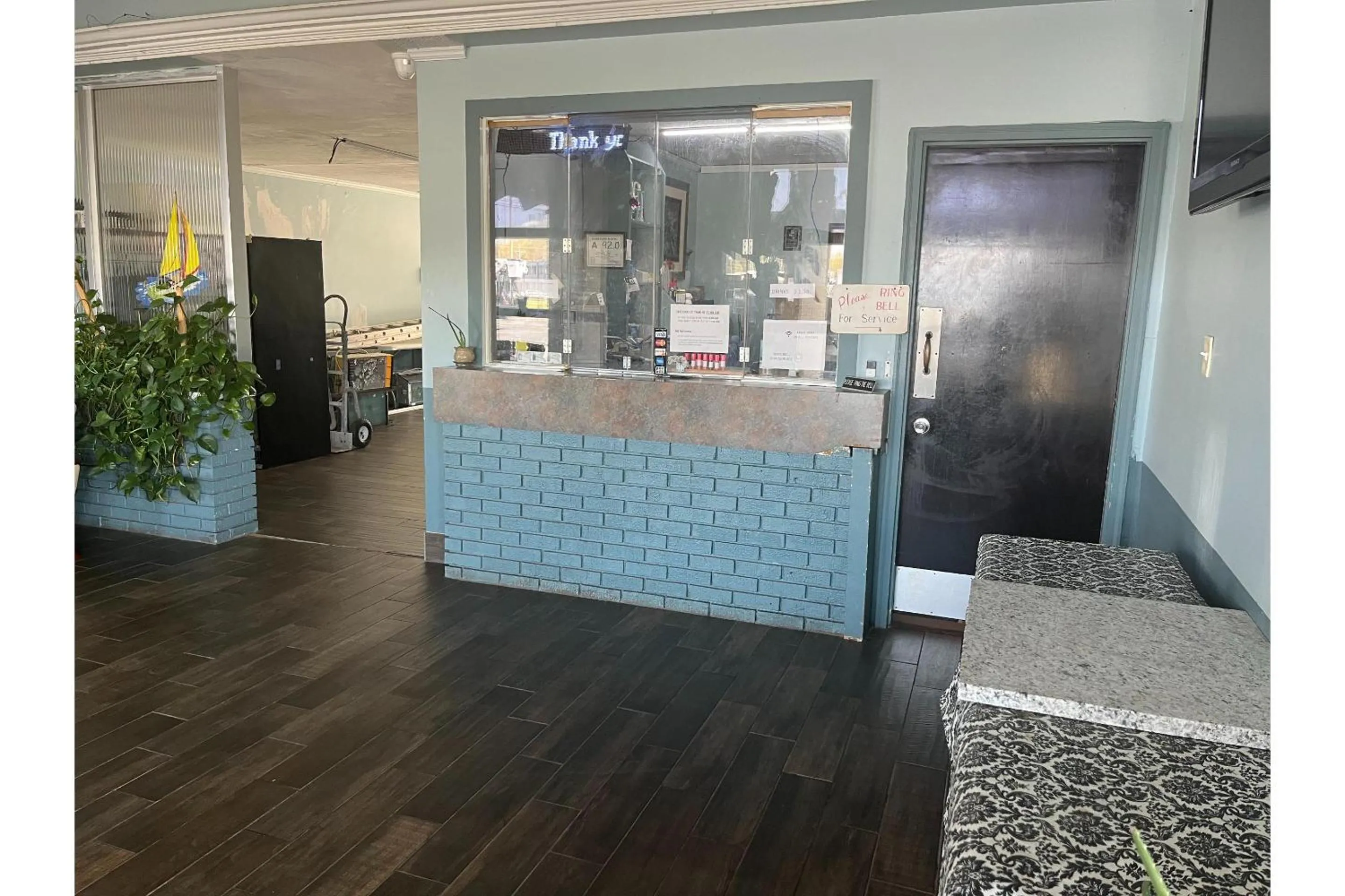 Lobby or reception in Washington Motel by OYO