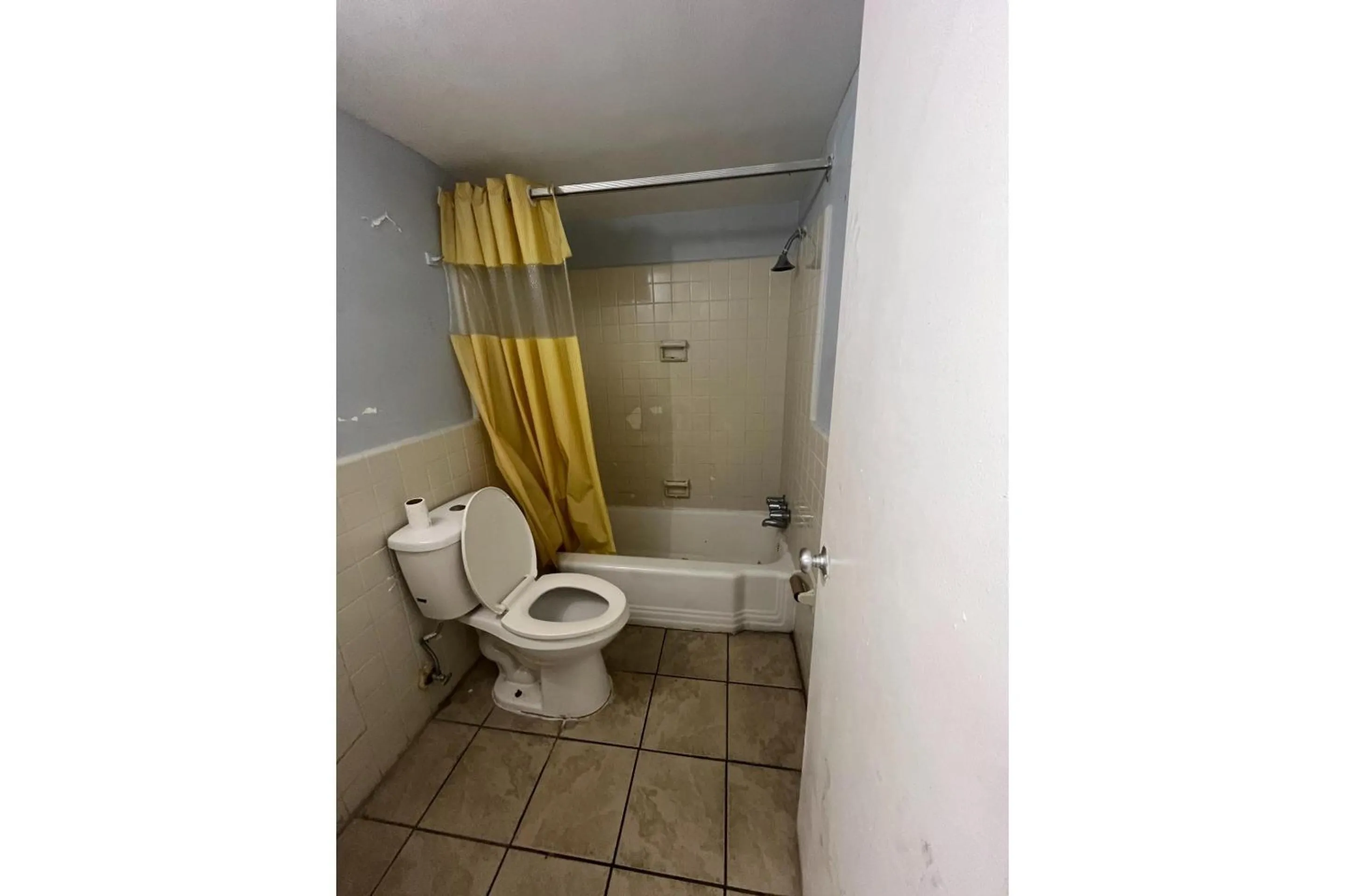 Bathroom in Washington Motel by OYO