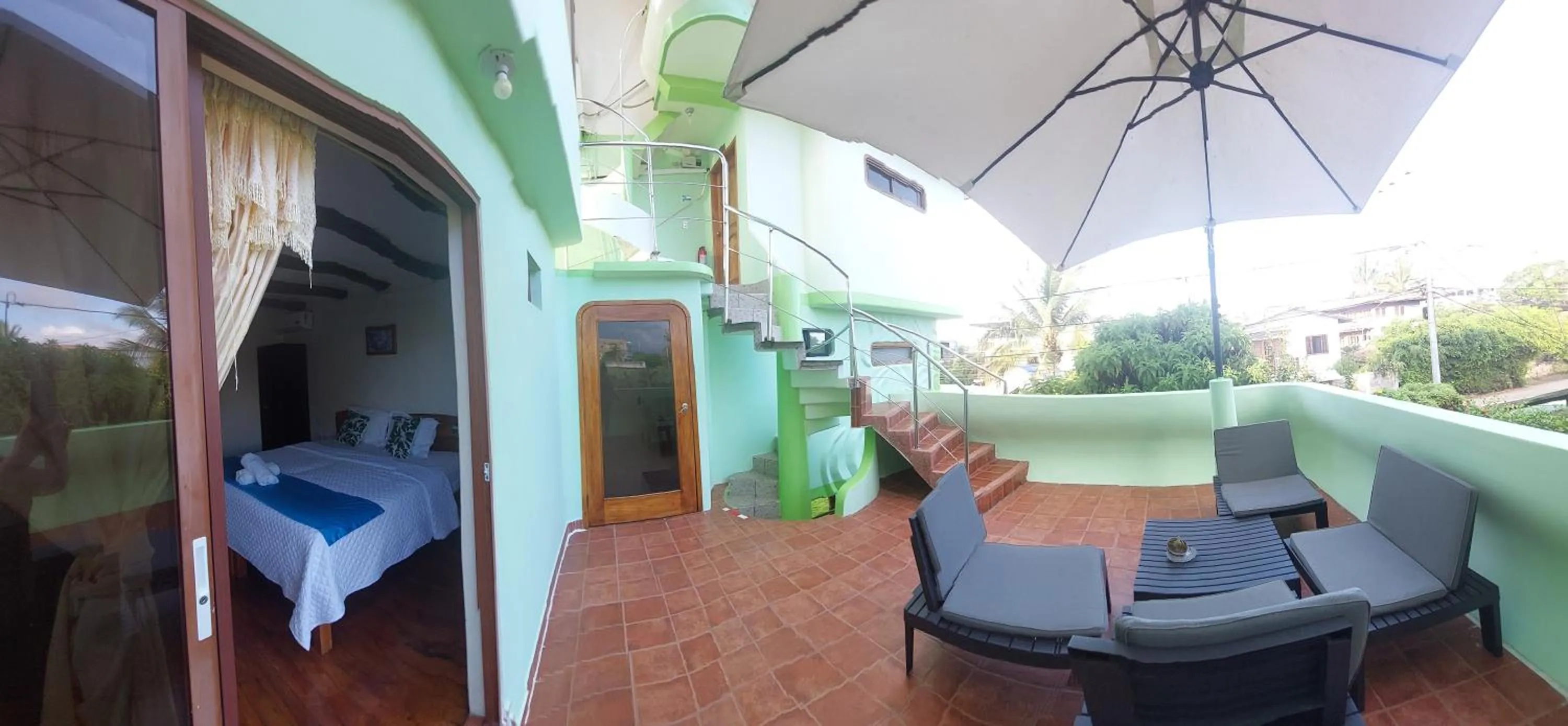 Property building in Hostal Casa Edén