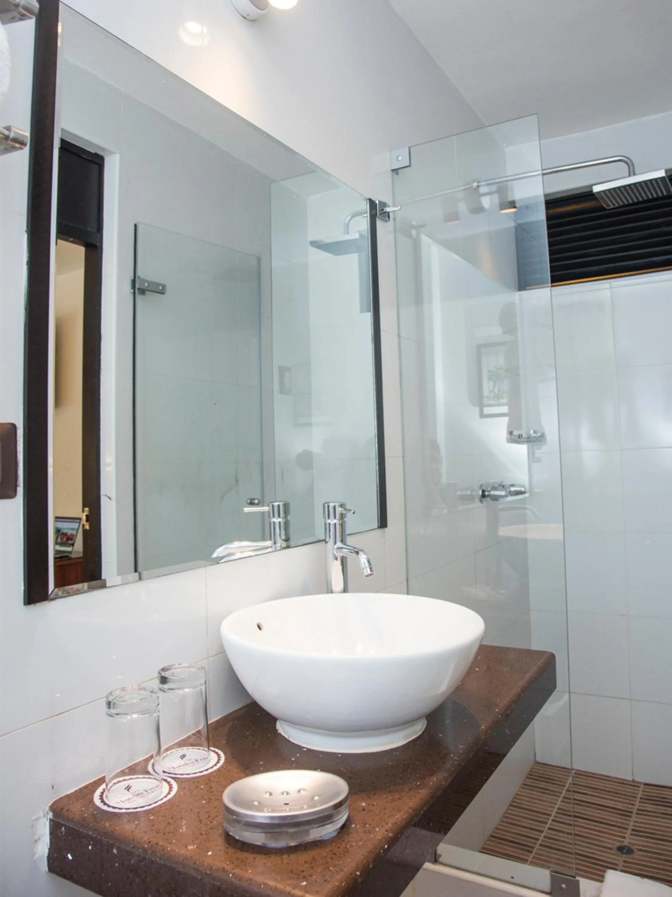 Shower in Hotel Ferré Machu Picchu