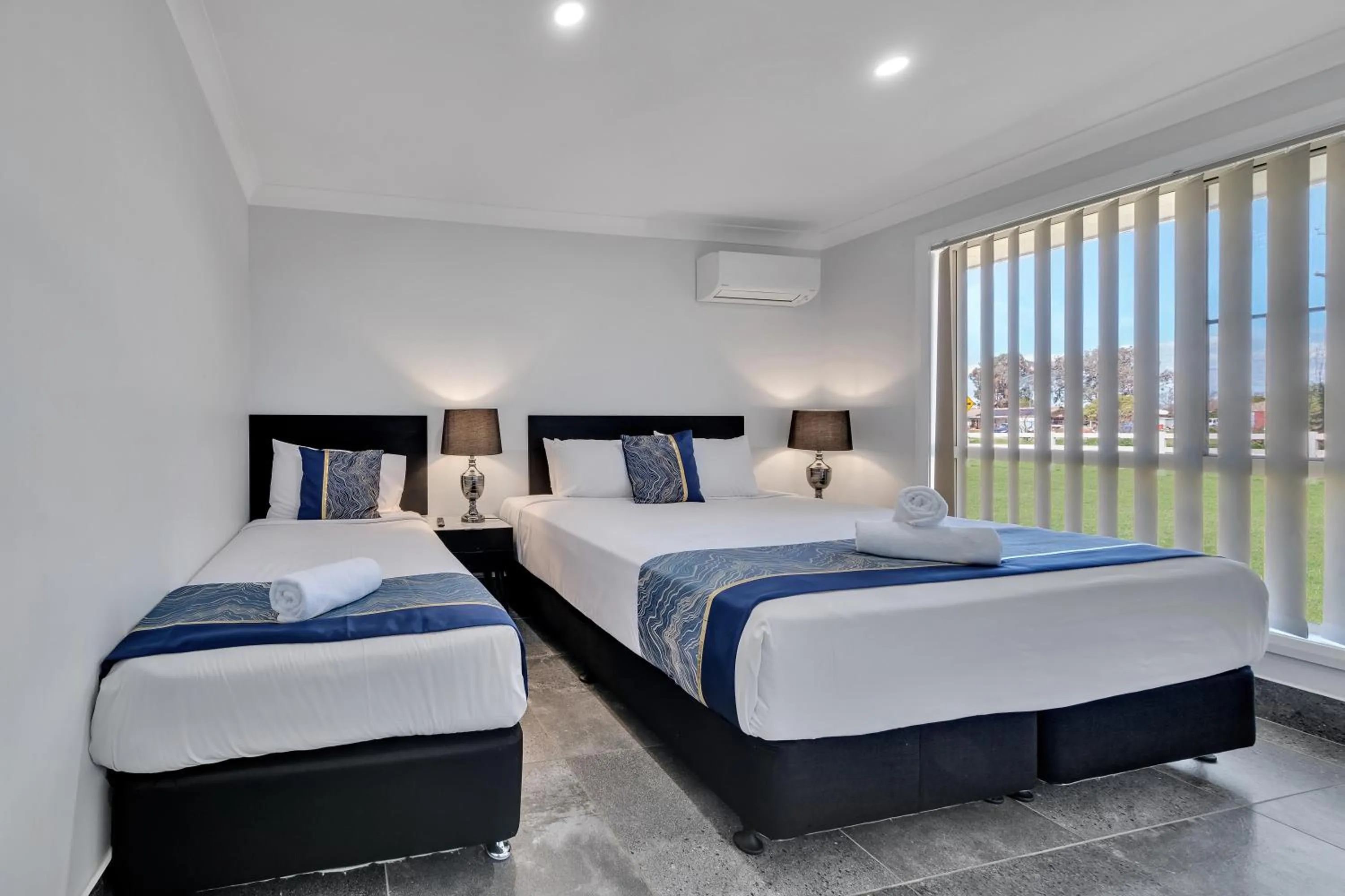 Bed in Stockmans Motel