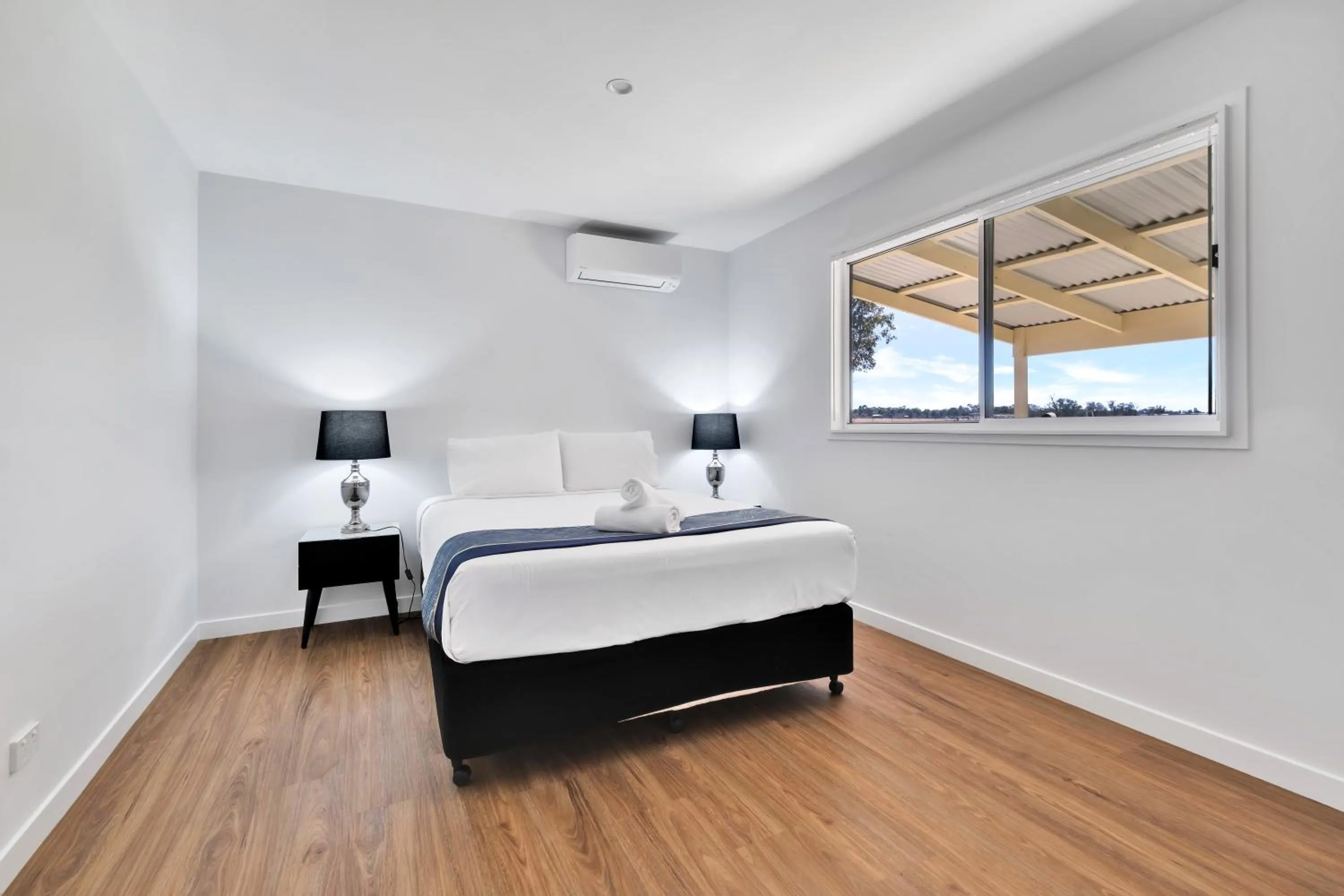 Bed in Stockmans Motel