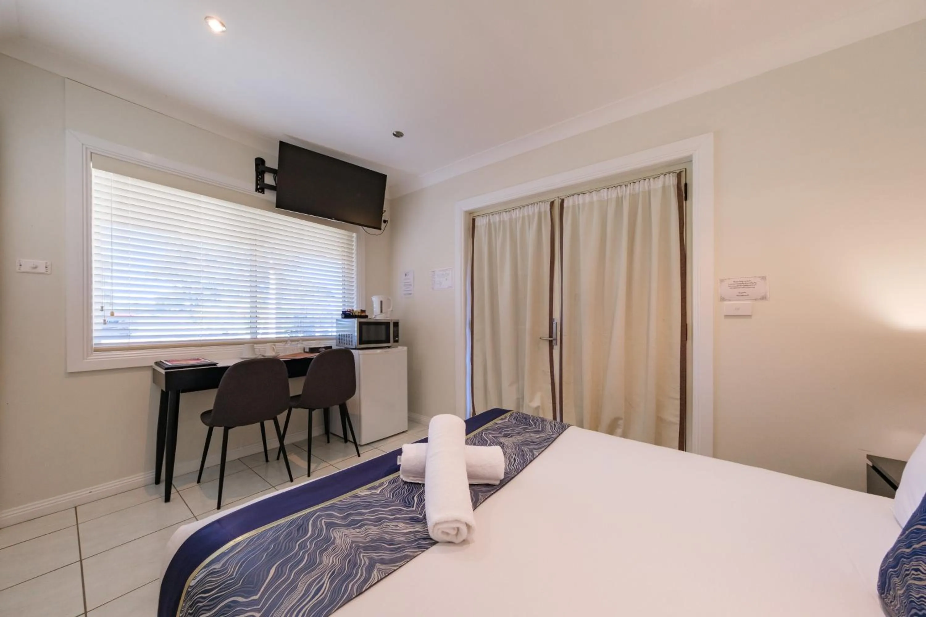 Economy Queen Room in Stockmans Motel