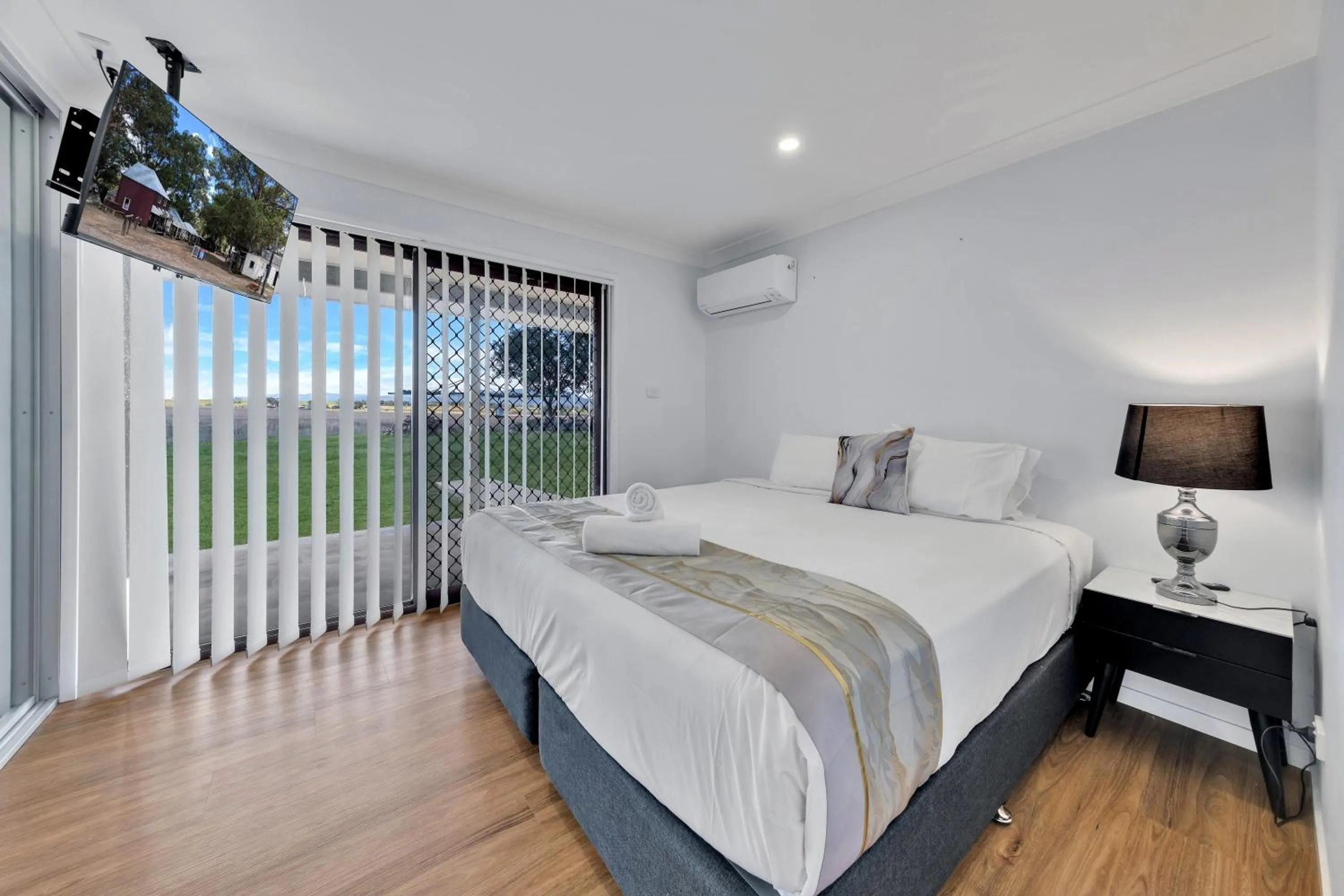 Bed in Stockmans Motel