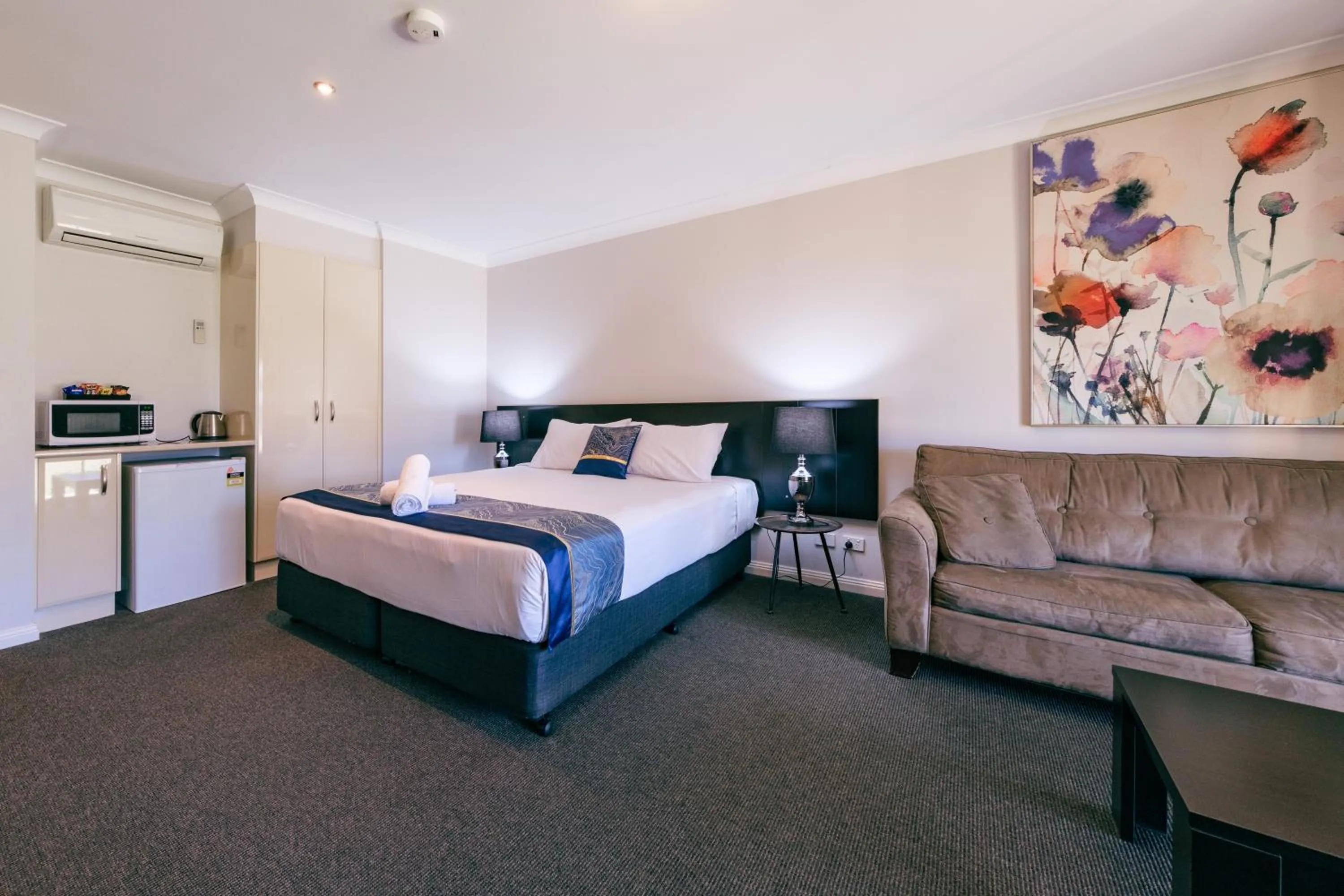 Bed in Stockmans Motel