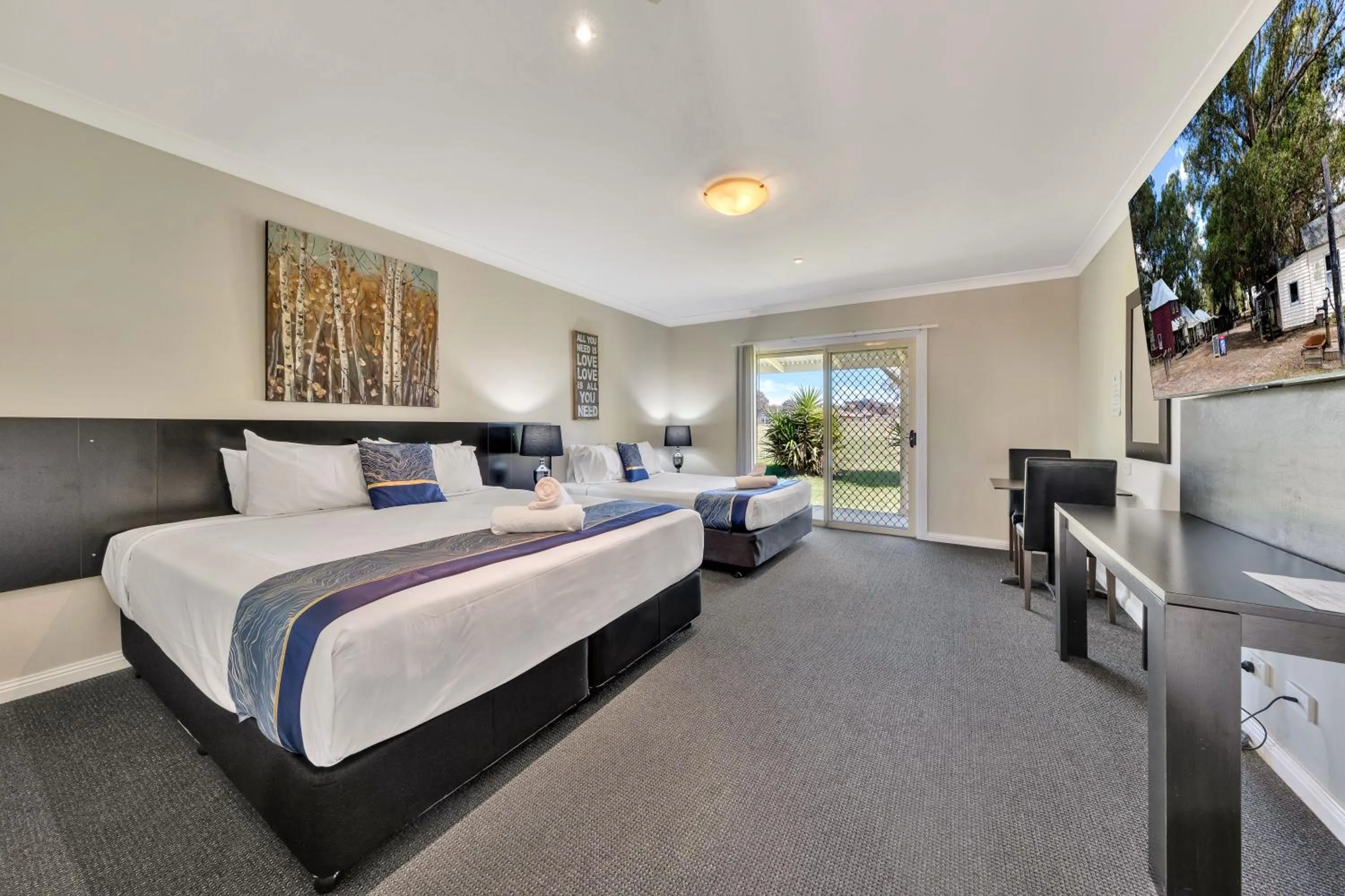 Bed in Stockmans Motel