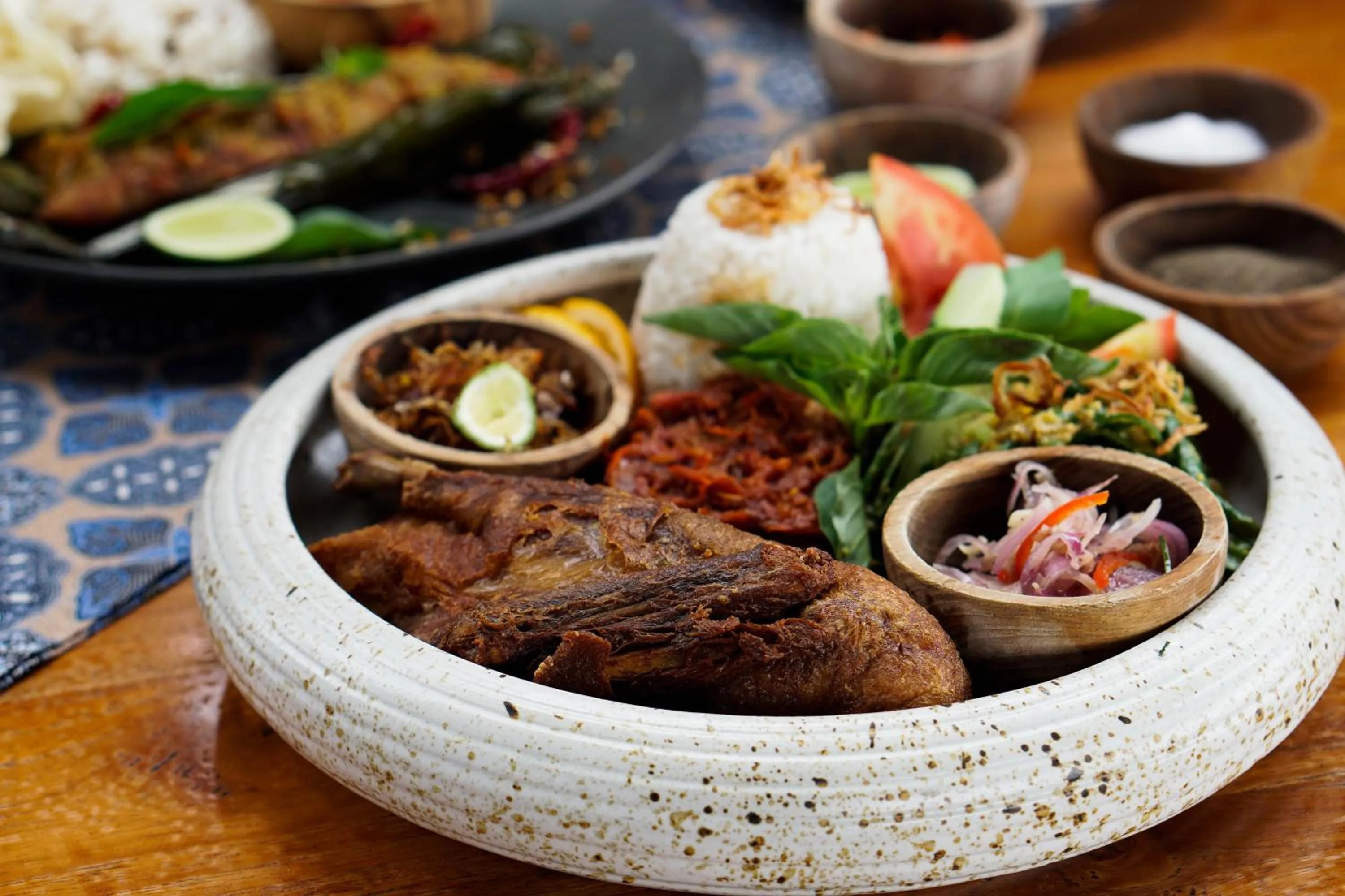 Restaurant/places to eat in Unagi Wooden Villas by Emana