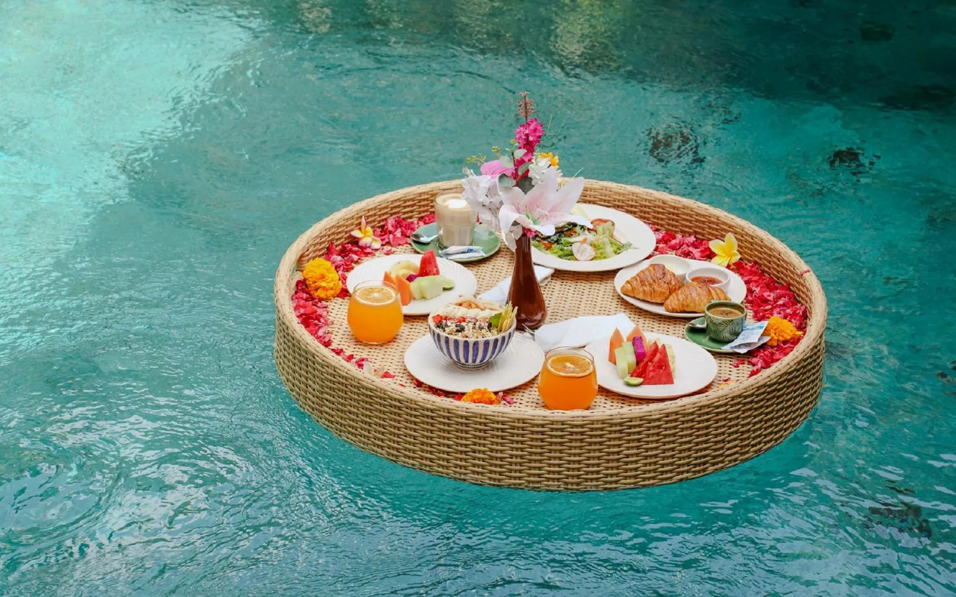 Swimming pool in Unagi Wooden Villas by Emana