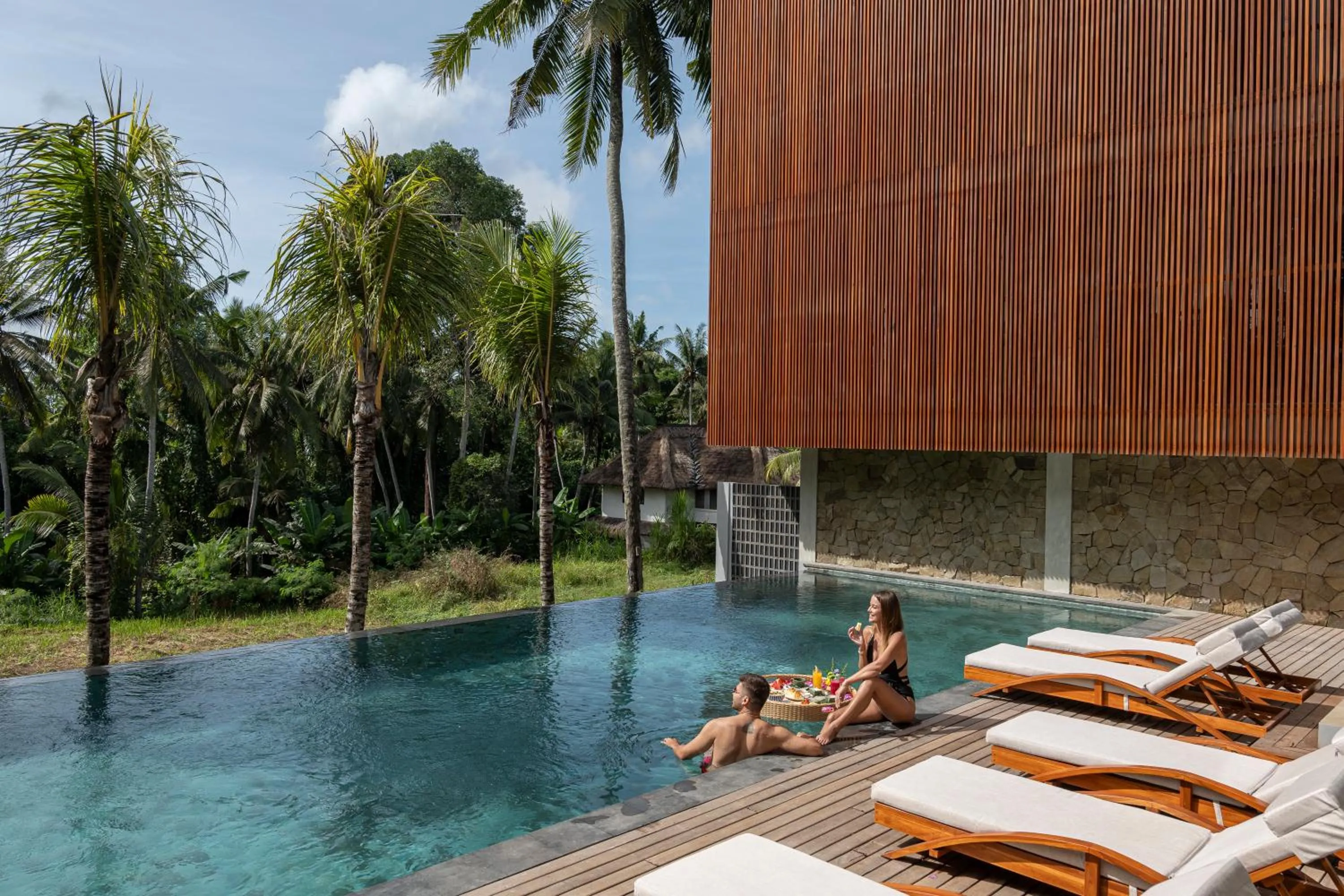 Swimming pool in Unagi Wooden Villas by Emana