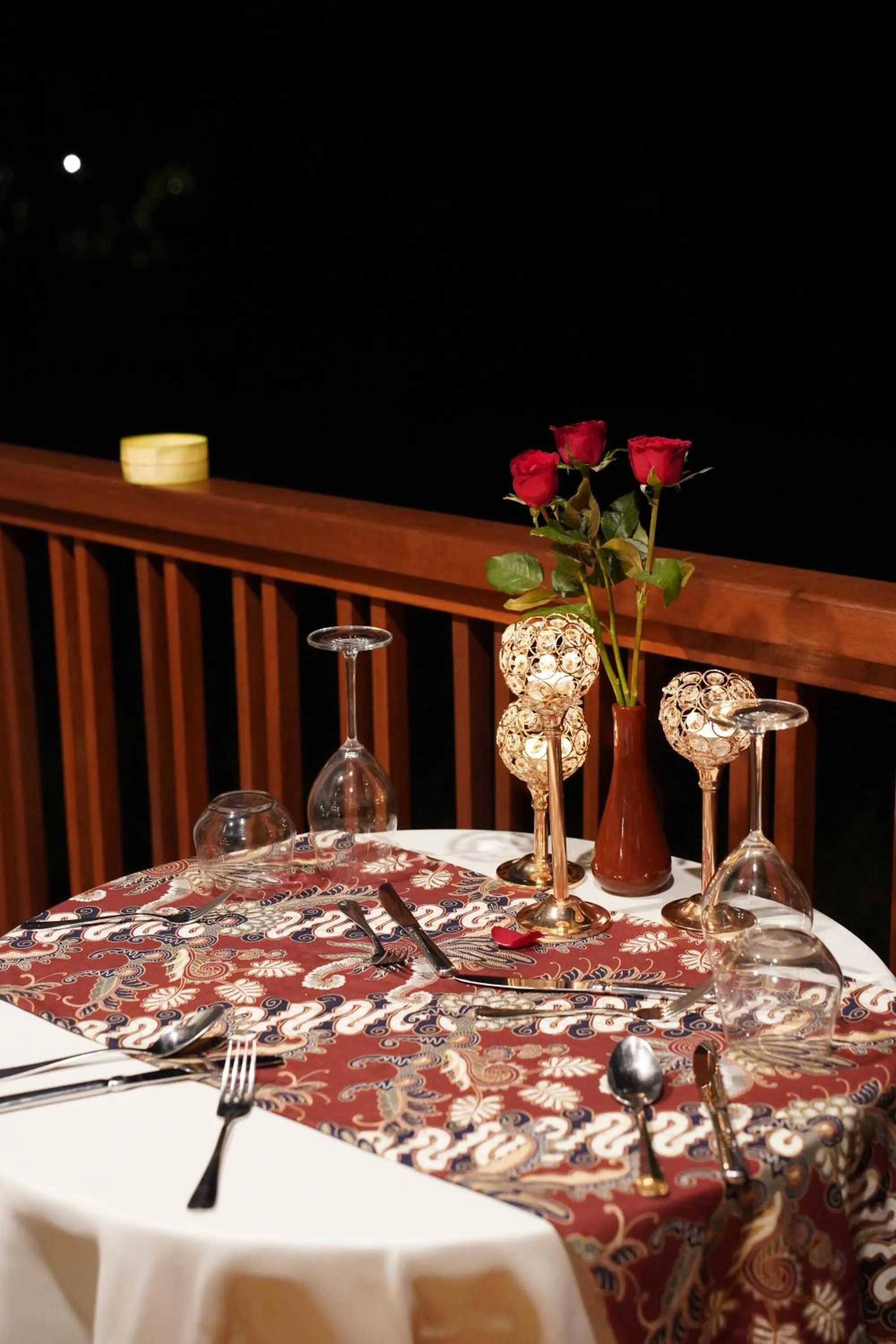 Dinner in Unagi Wooden Villas by Emana