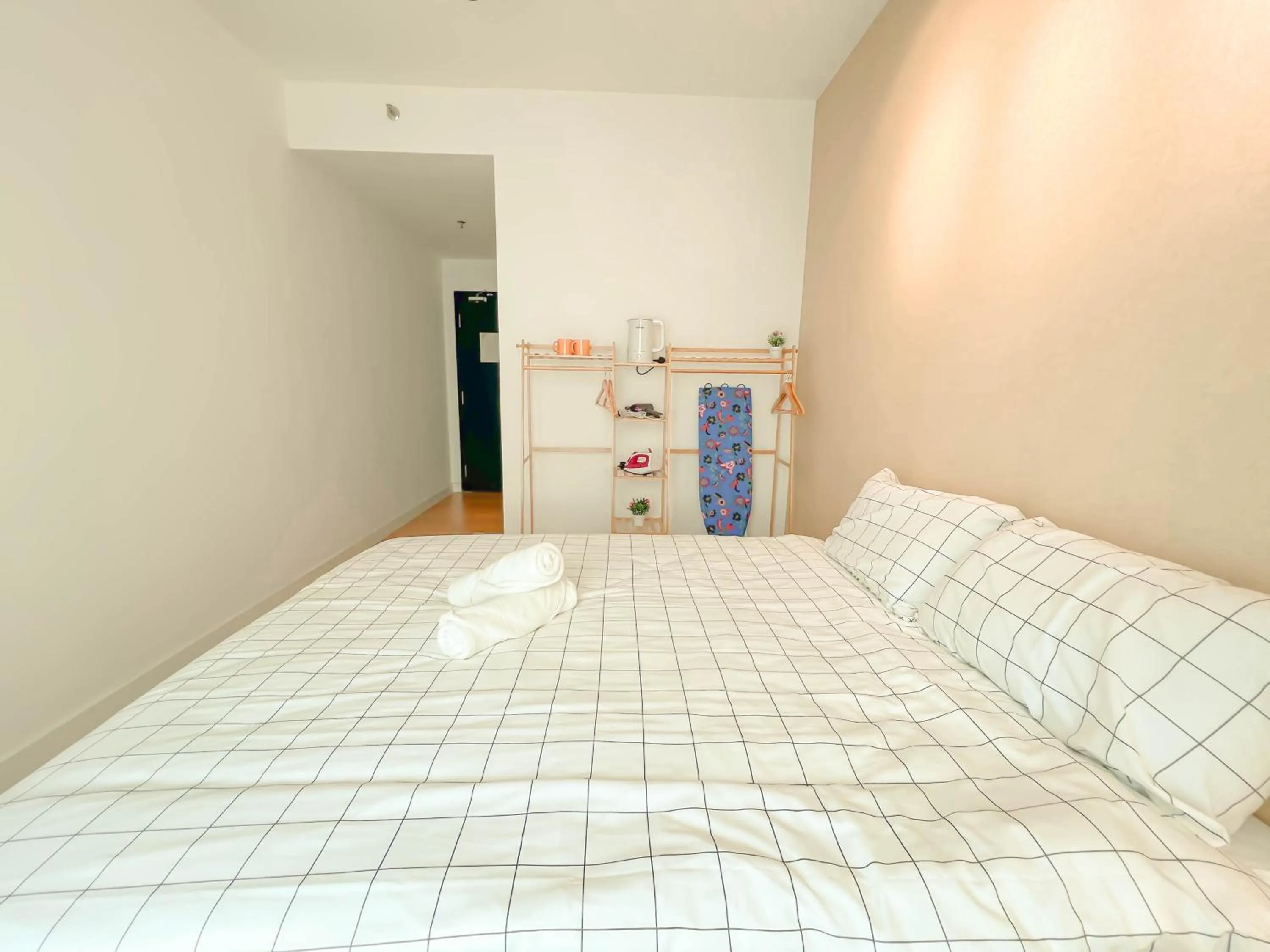 Bed in Edumetro @ Subang Jaya by Manhattan Group