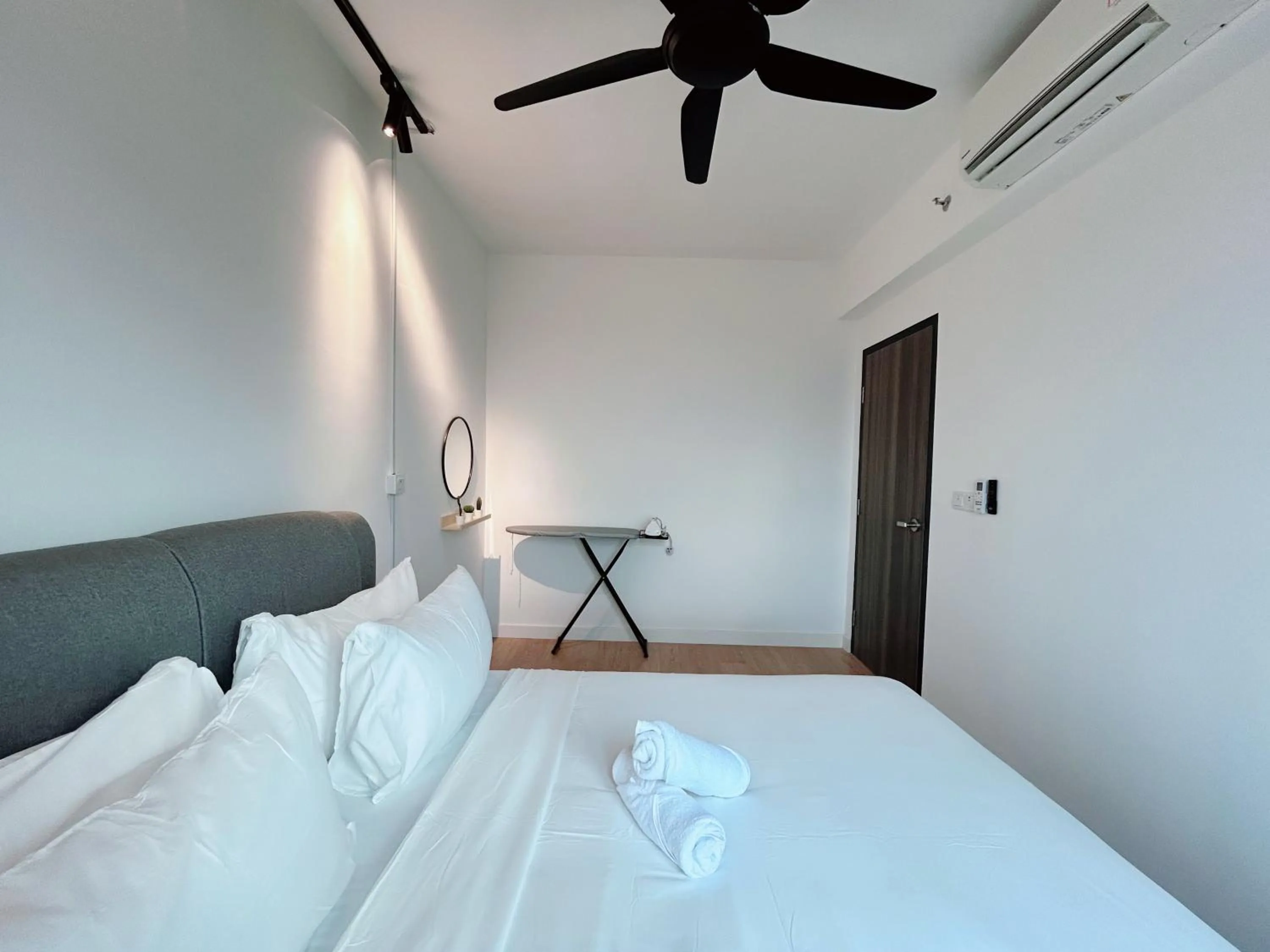 Bed in Edumetro @ Subang Jaya by Manhattan Group