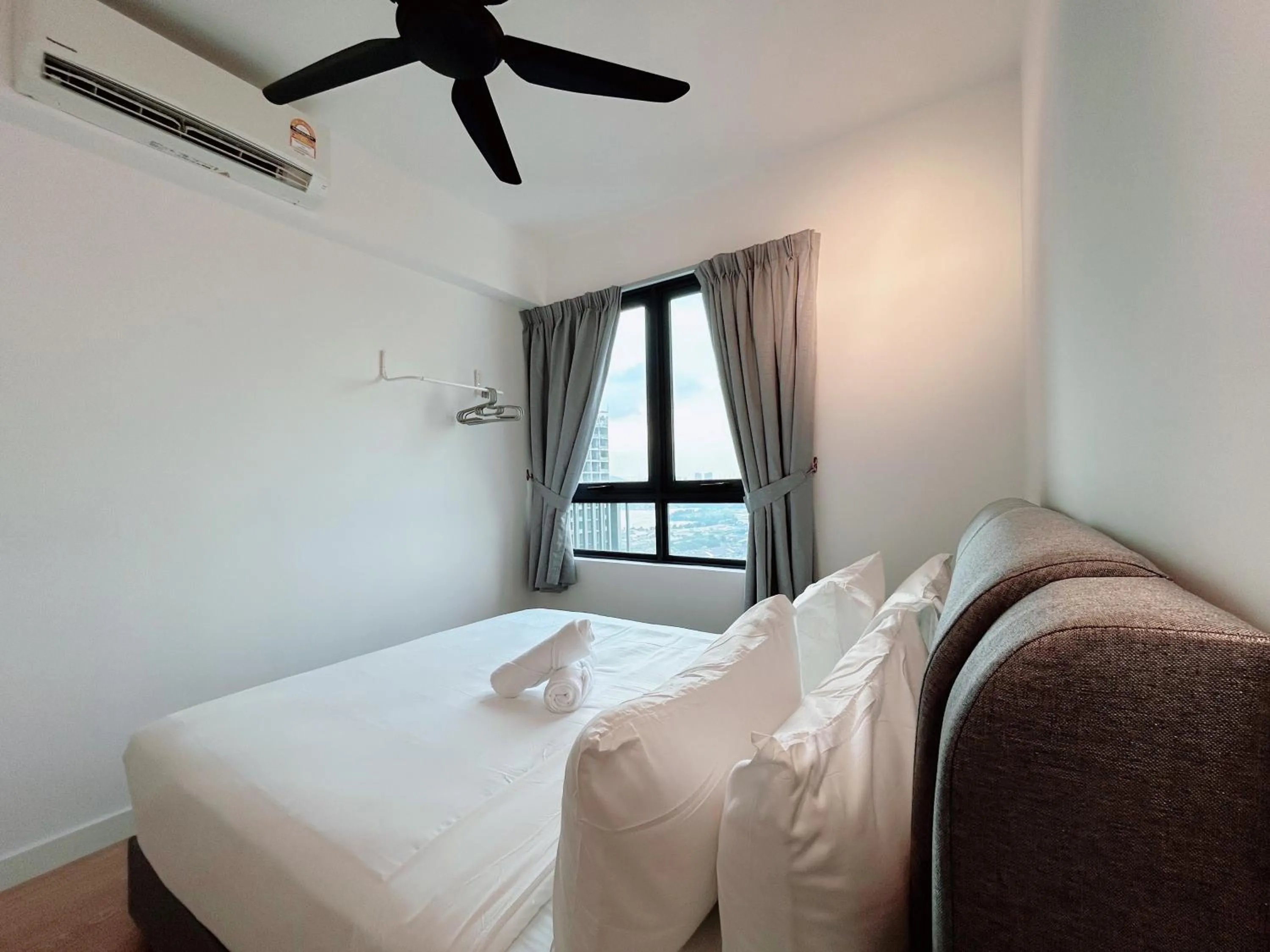 Bed in Edumetro @ Subang Jaya by Manhattan Group