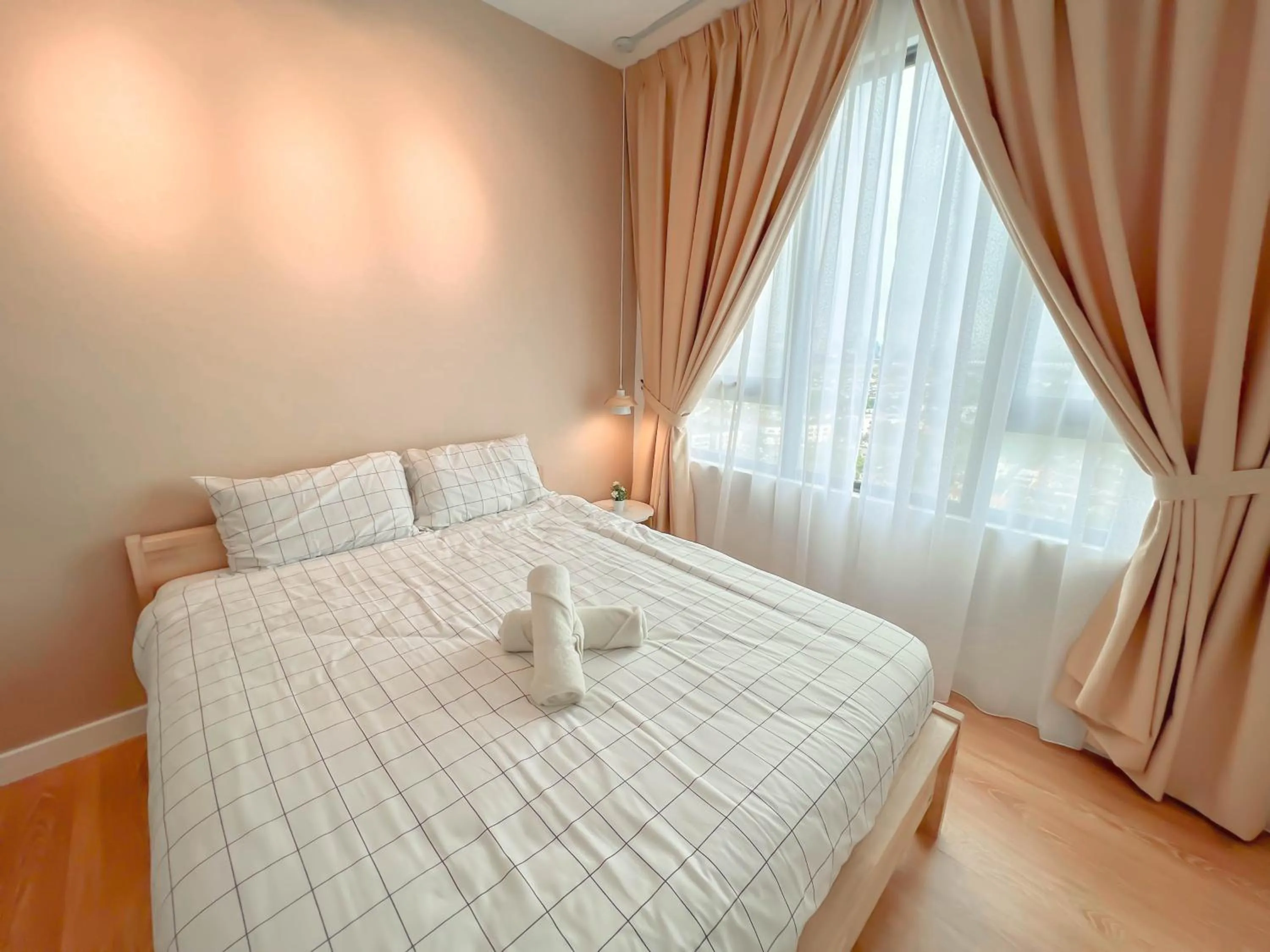 Bed in Edumetro @ Subang Jaya by Manhattan Group