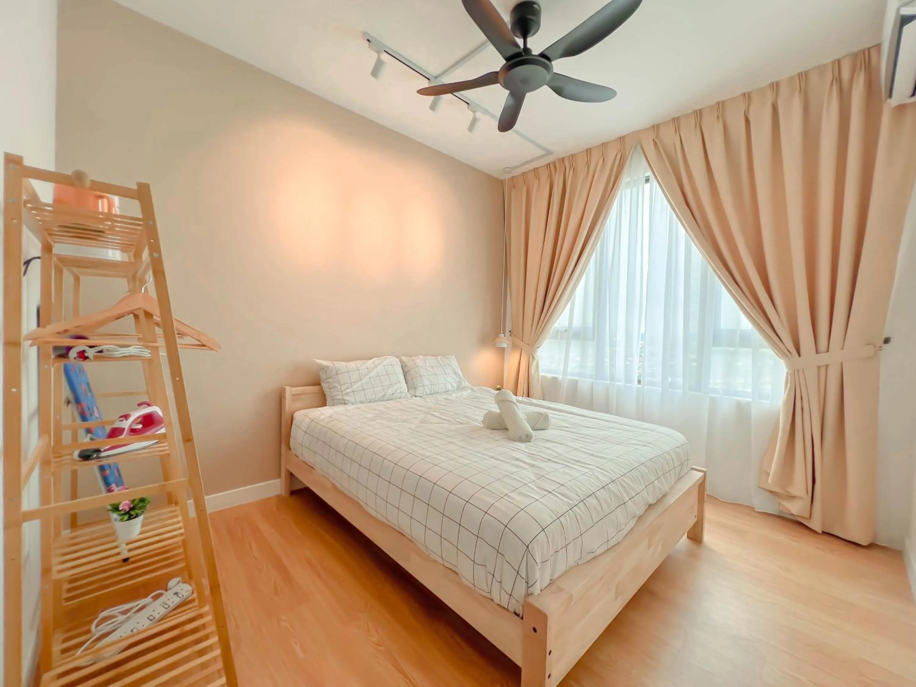 Bed in Edumetro @ Subang Jaya by Manhattan Group