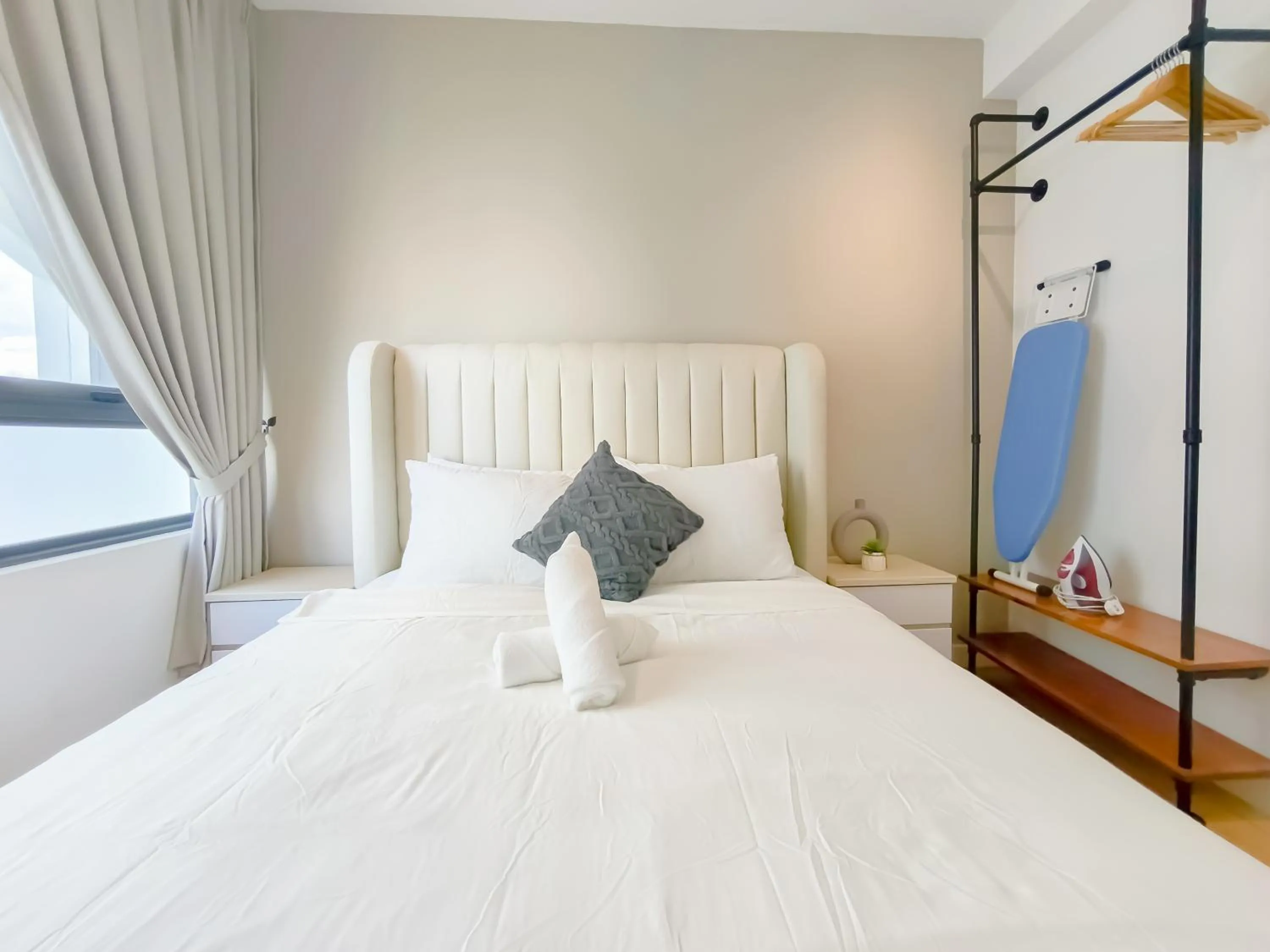 Bed in Edumetro @ Subang Jaya by Manhattan Group