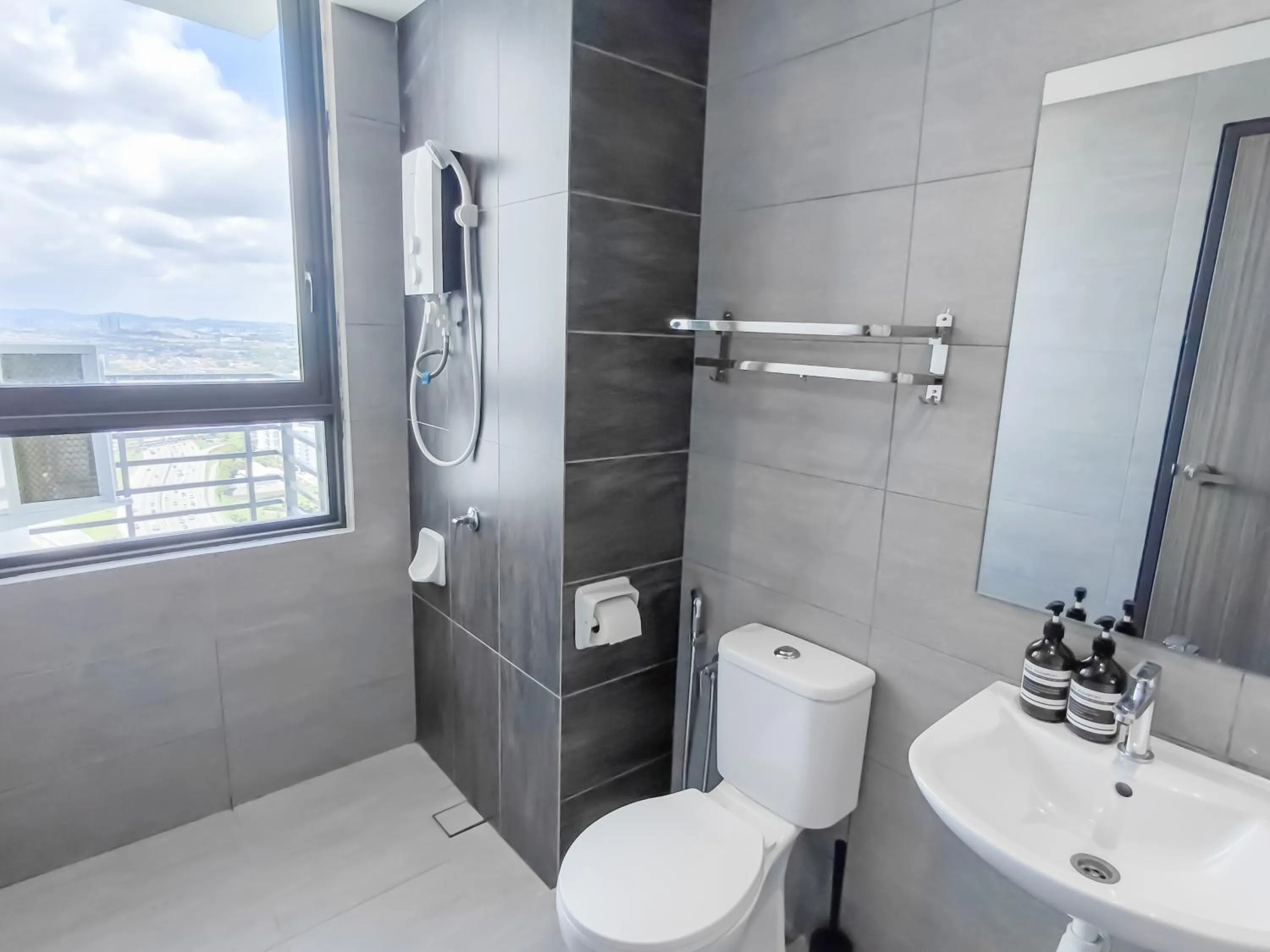 Edumetro @ Subang Jaya by Manhattan Group